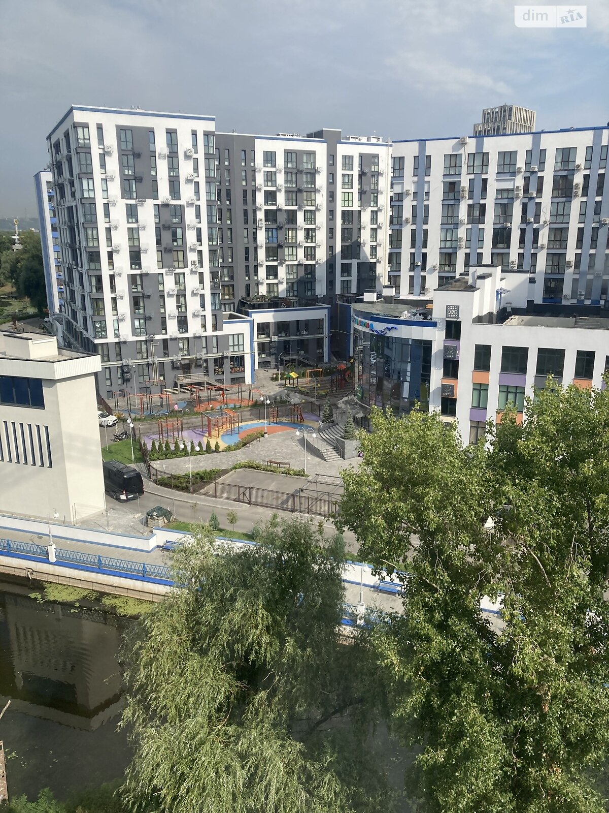 Продажа трехкомнатной квартиры в Киеве, на ул. Центральная, район Дарницкий фото 1 Продажа трехкомнатной квартиры в Киеве, на ул. Центральная, район Дарницкий фото 1