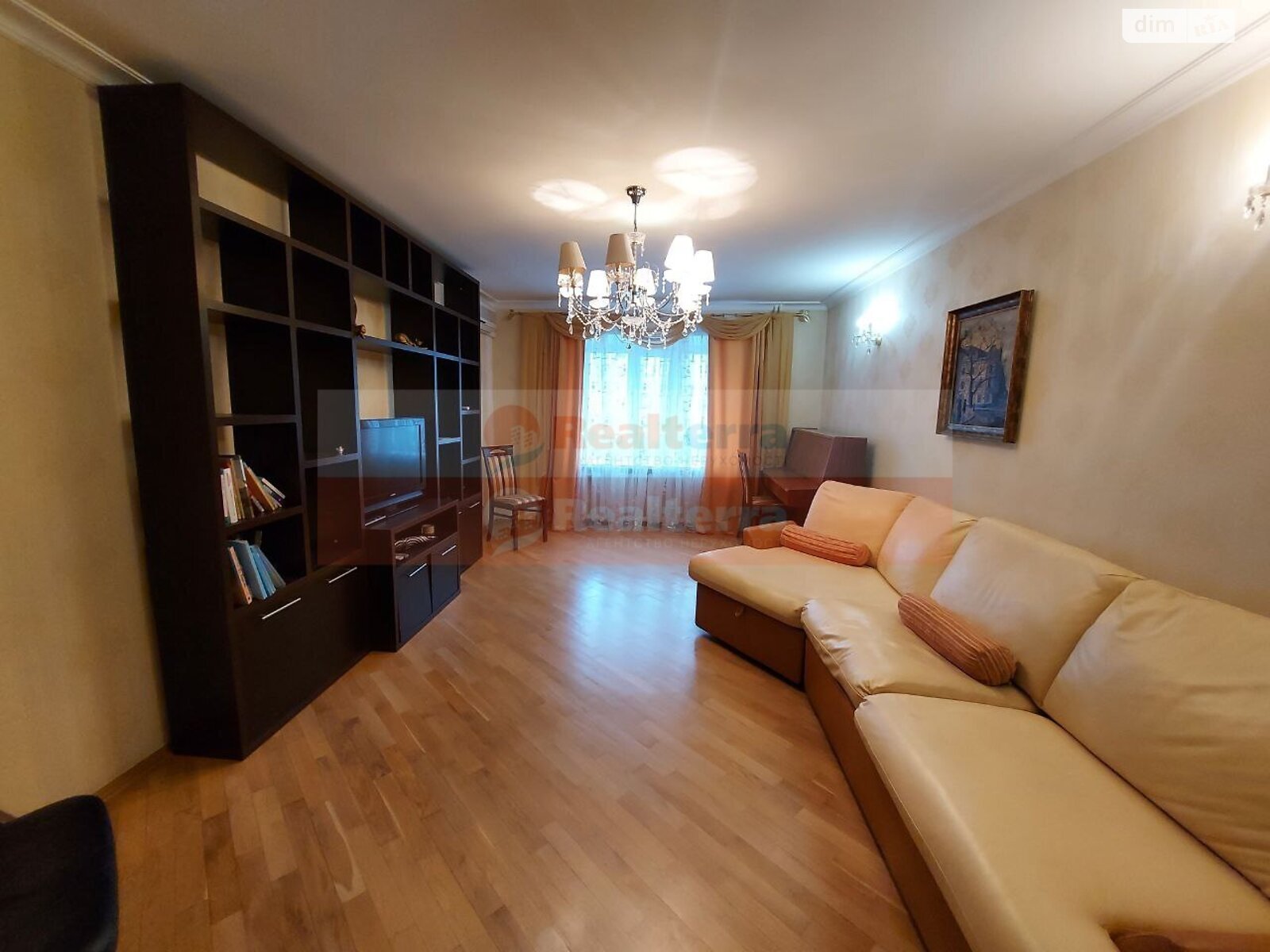 Продаж трикімнатної квартири в Києві, на вул. Вишняківська 5Б, район Дарницький фото 1 Продаж трикімнатної квартири в Києві, на вул. Вишняківська 5Б, район Дарницький фото 1