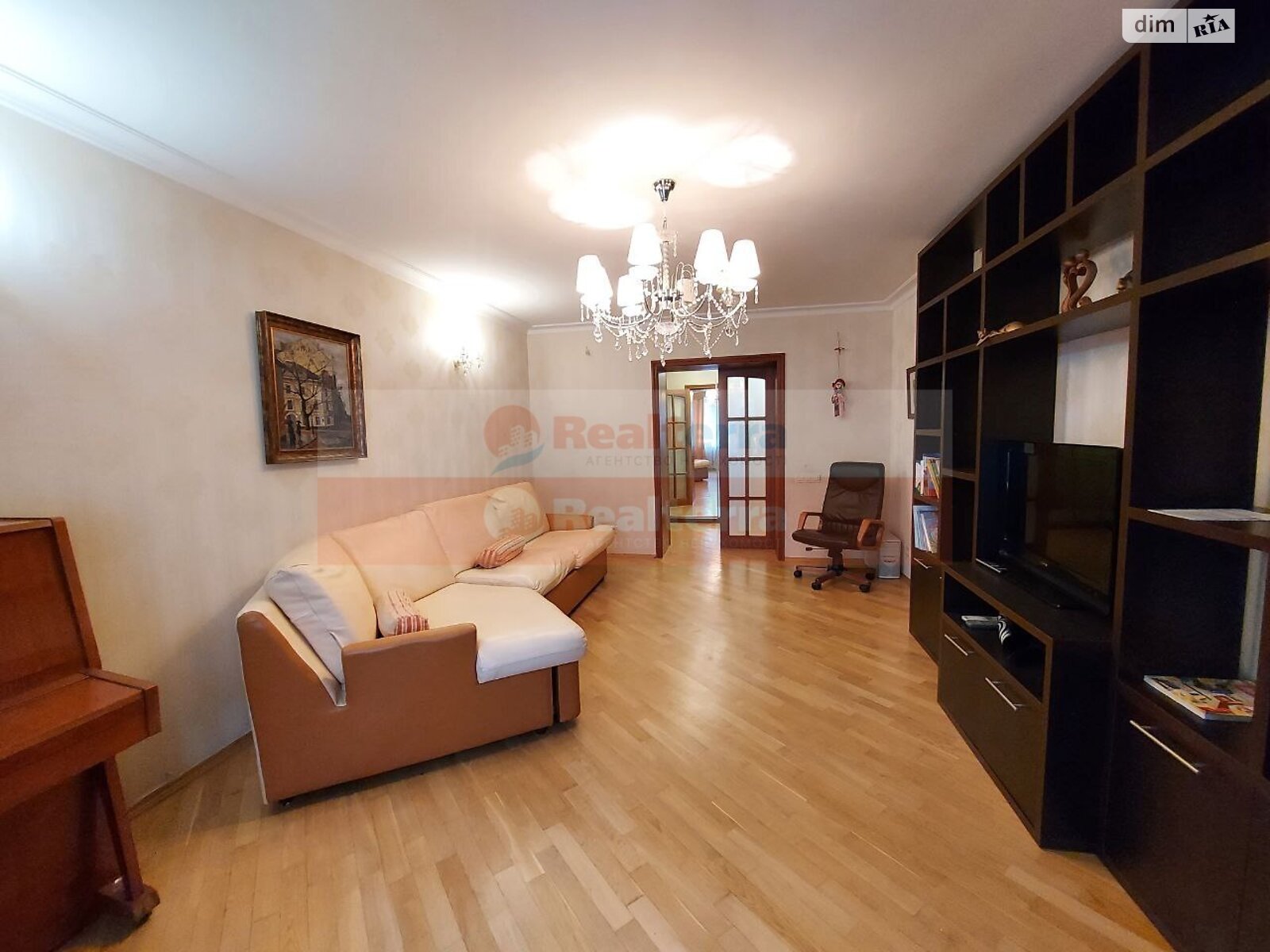 Продаж трикімнатної квартири в Києві, на вул. Вишняківська 5Б, район Дарницький фото 1 Продаж трикімнатної квартири в Києві, на вул. Вишняківська 5Б, район Дарницький фото 1