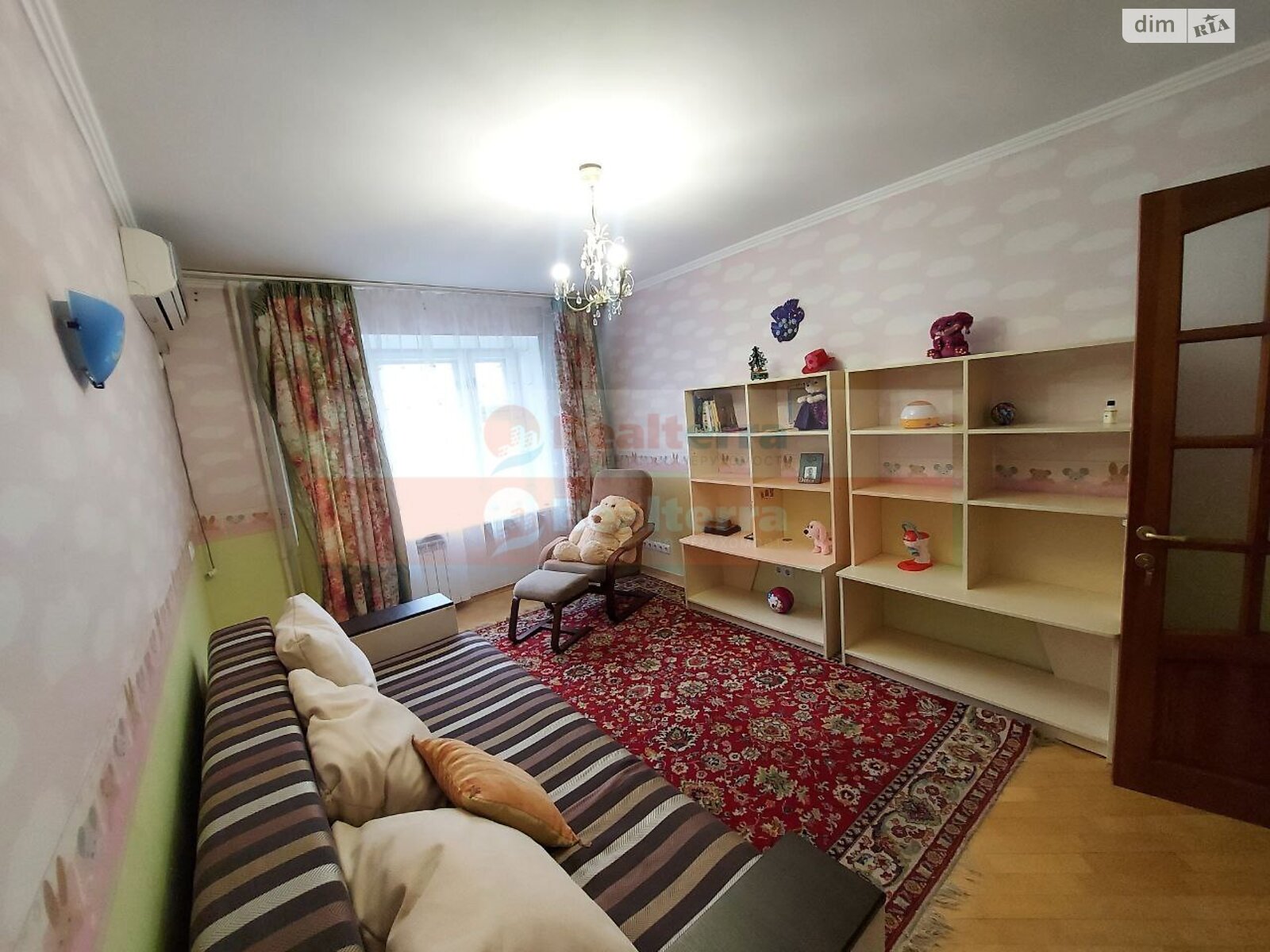 Продаж трикімнатної квартири в Києві, на вул. Вишняківська 5Б, район Дарницький фото 1 Продаж трикімнатної квартири в Києві, на вул. Вишняківська 5Б, район Дарницький фото 1