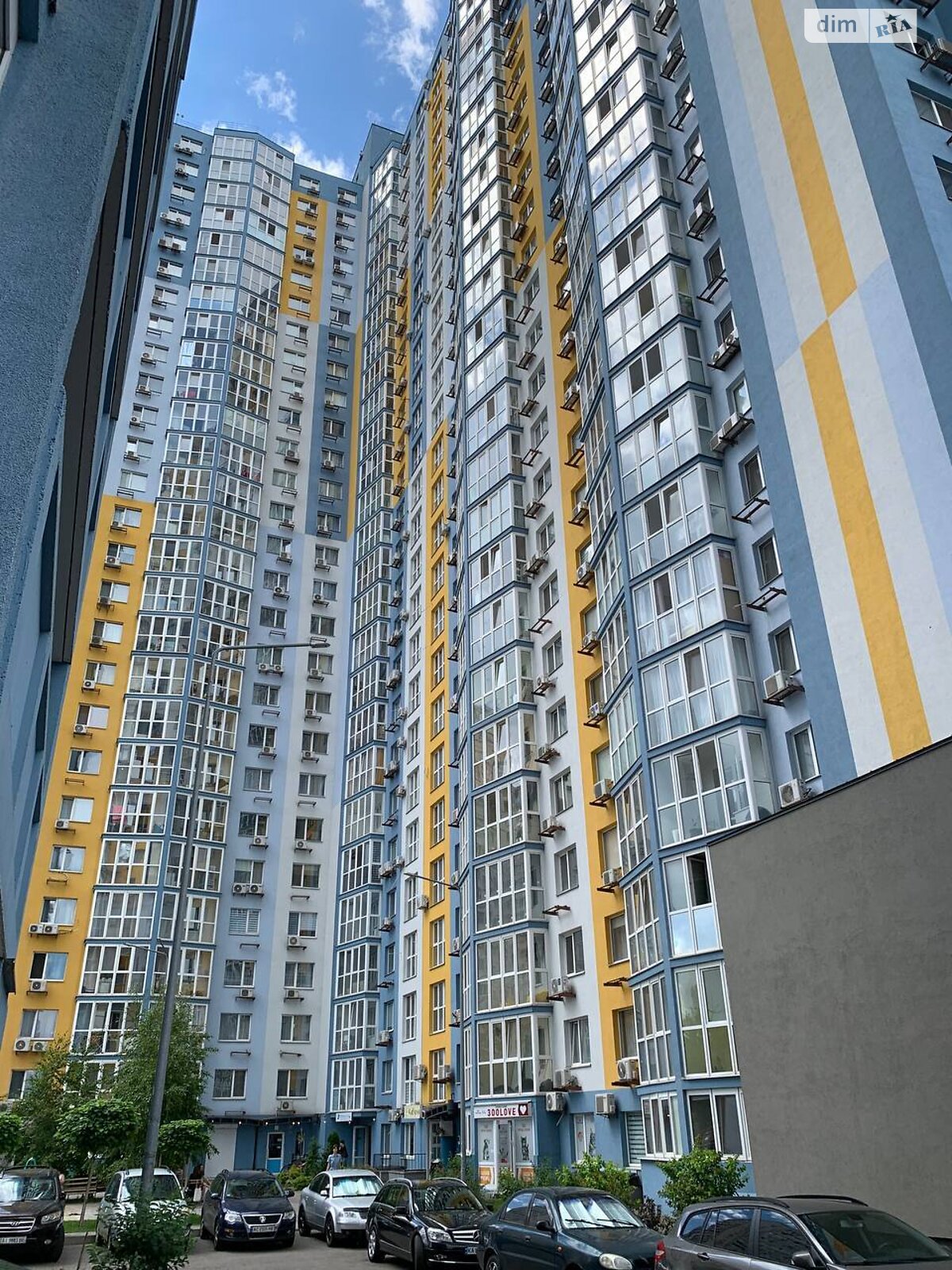 Продаж трикімнатної квартири в Києві, на вул. Вишняківська 4, район Дарницький фото 1 Продаж трикімнатної квартири в Києві, на вул. Вишняківська 4, район Дарницький фото 1
