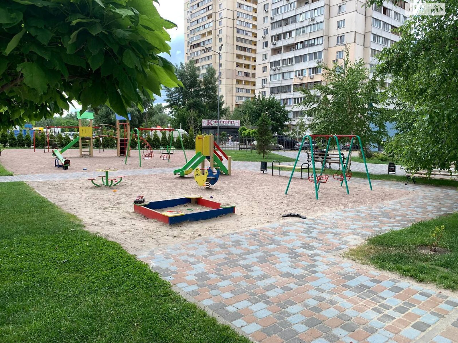 Продаж трикімнатної квартири в Києві, на вул. Вишняківська 4, район Дарницький фото 1 Продаж трикімнатної квартири в Києві, на вул. Вишняківська 4, район Дарницький фото 1