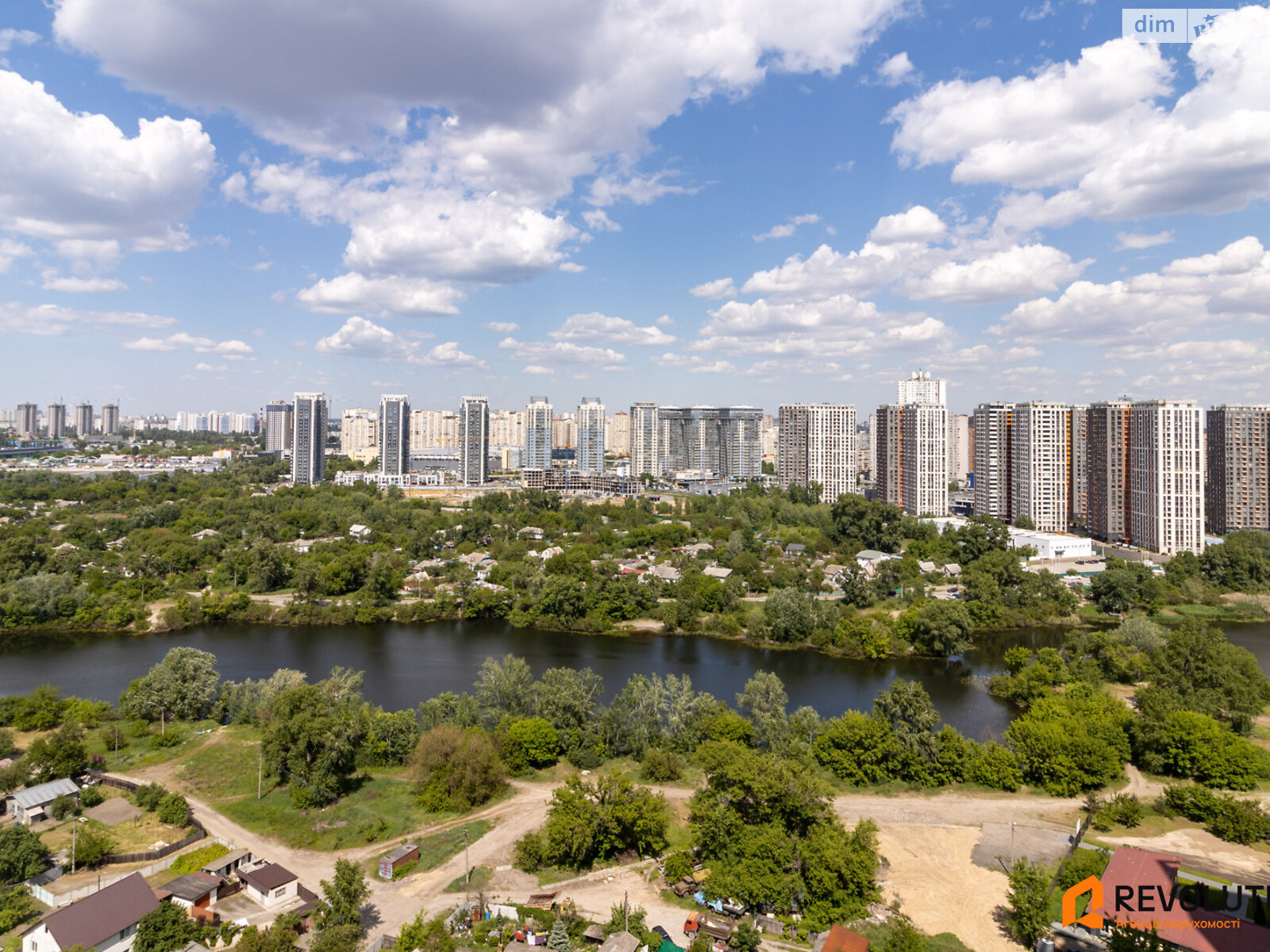 Продаж трикімнатної квартири в Києві, на вул. Зарічна 4 корпус 2, район Дарницький фото 1 Продаж трикімнатної квартири в Києві, на вул. Зарічна 4 корпус 2, район Дарницький фото 1