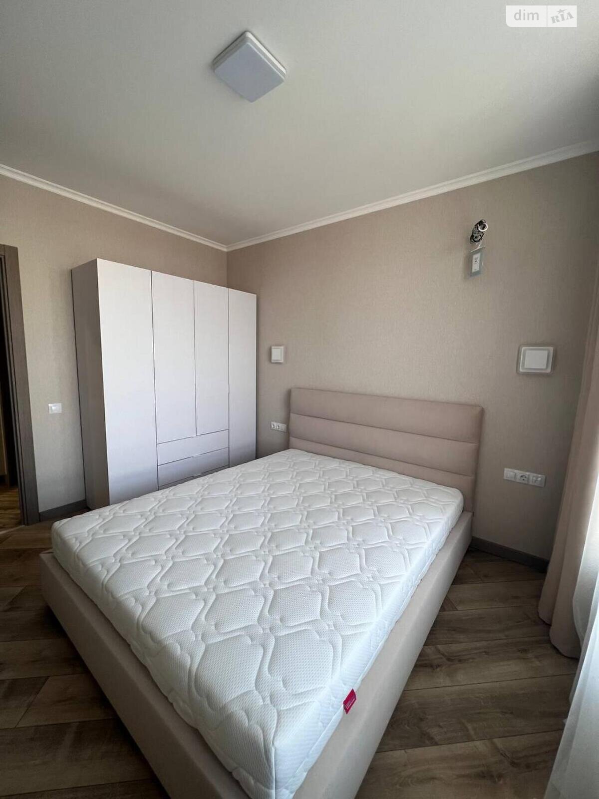 Продаж трикімнатної квартири в Києві, на вул. Зарічна 4 корпус 2, район Дарницький фото 1 Продаж трикімнатної квартири в Києві, на вул. Зарічна 4 корпус 2, район Дарницький фото 1