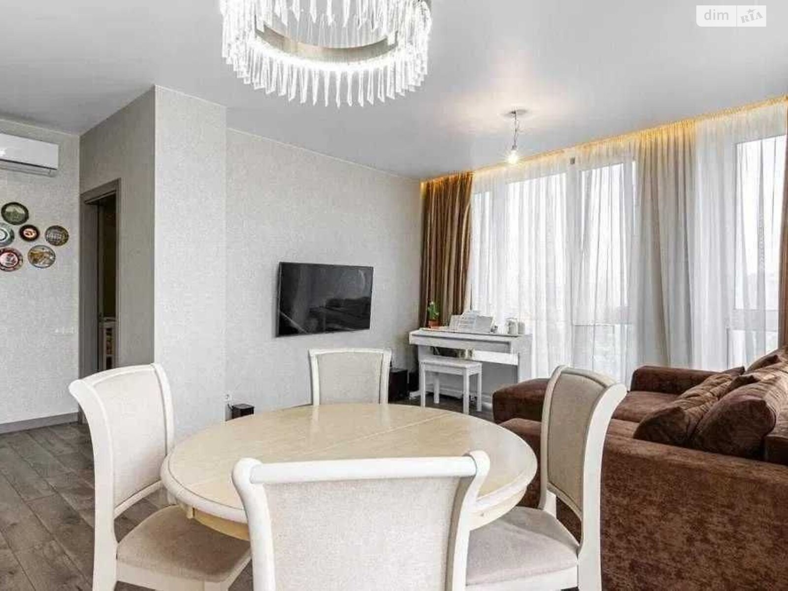 Продажа трехкомнатной квартиры в Киеве, на ул. Заречная 1Г, кв. 23, район Дарницкий фото 1