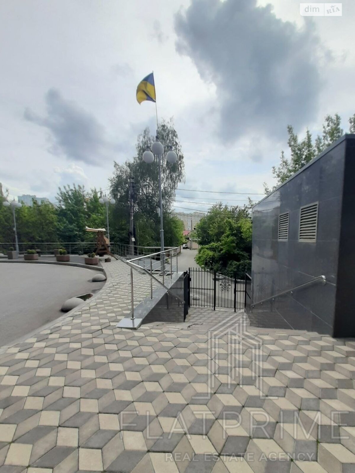 Продажа трехкомнатной квартиры в Киеве, на ул. Завальная 10Б, район Дарницкий фото 1 Продажа трехкомнатной квартиры в Киеве, на ул. Завальная 10Б, район Дарницкий фото 1