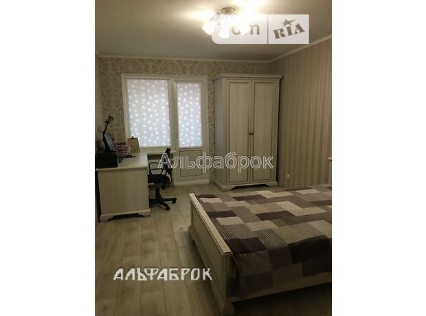 Продажа трехкомнатной квартиры в Киеве, на ул. Здолбуновская район Дарницкий фото 1 Продажа трехкомнатной квартиры в Киеве, на ул. Здолбуновская район Дарницкий фото 1