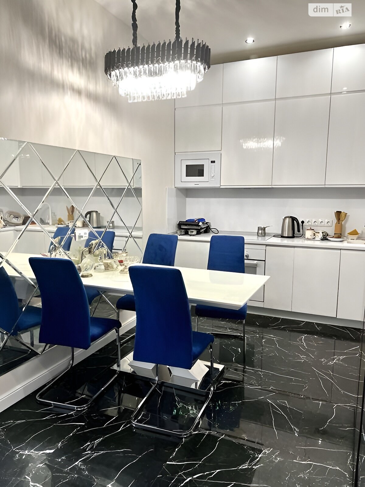 Продажа трехкомнатной квартиры в Киеве, на ул. Демеевская 13, район Демеевка фото 1 Продажа трехкомнатной квартиры в Киеве, на ул. Демеевская 13, район Демеевка фото 1