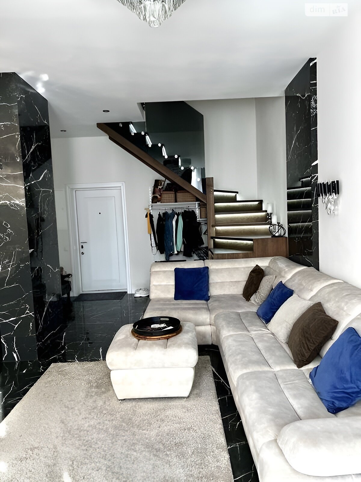 Продажа трехкомнатной квартиры в Киеве, на ул. Демеевская 13, район Демеевка фото 1 Продажа трехкомнатной квартиры в Киеве, на ул. Демеевская 13, район Демеевка фото 1