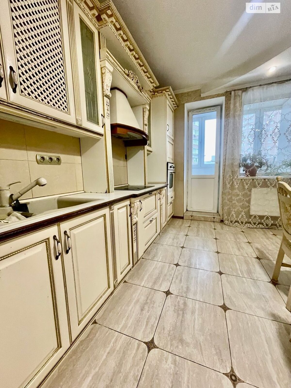 Продажа трехкомнатной квартиры в Киеве, на ул. Голосеевская 13А, район Демеевка фото 1 Продажа трехкомнатной квартиры в Киеве, на ул. Голосеевская 13А, район Демеевка фото 1