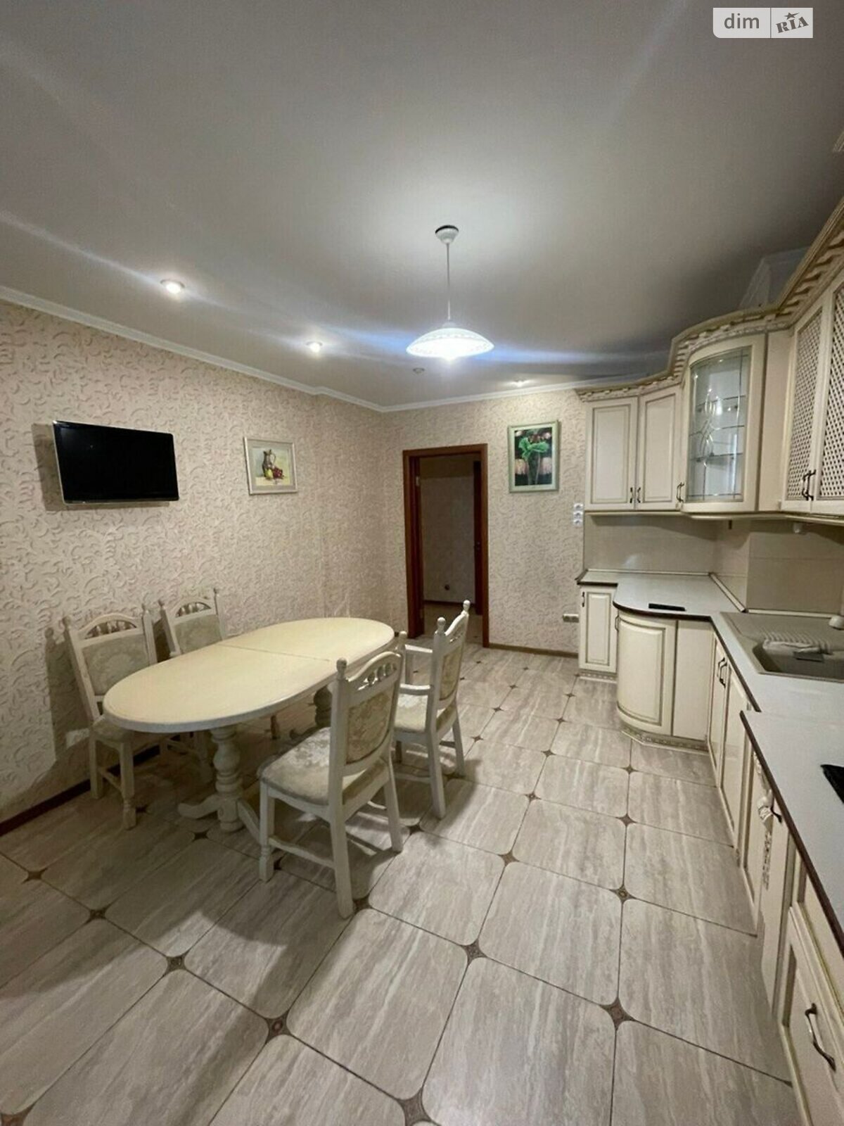 Продажа трехкомнатной квартиры в Киеве, на ул. Голосеевская 13А, район Демеевка фото 1 Продажа трехкомнатной квартиры в Киеве, на ул. Голосеевская 13А, район Демеевка фото 1