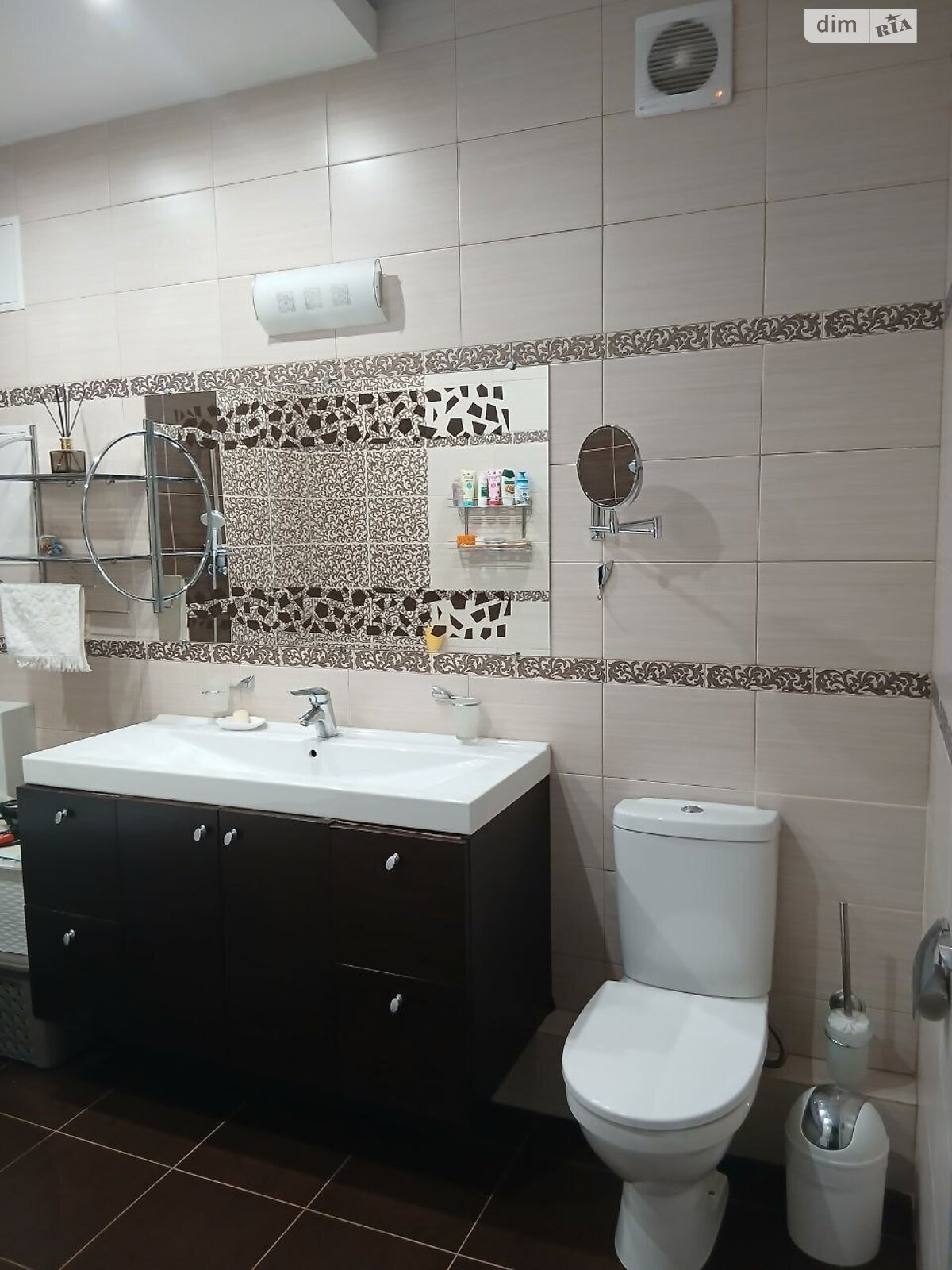 Продаж трикімнатної квартири в Києві, на вул. Голосіївська 13А, район Деміївка фото 1 Продаж трикімнатної квартири в Києві, на вул. Голосіївська 13А, район Деміївка фото 1