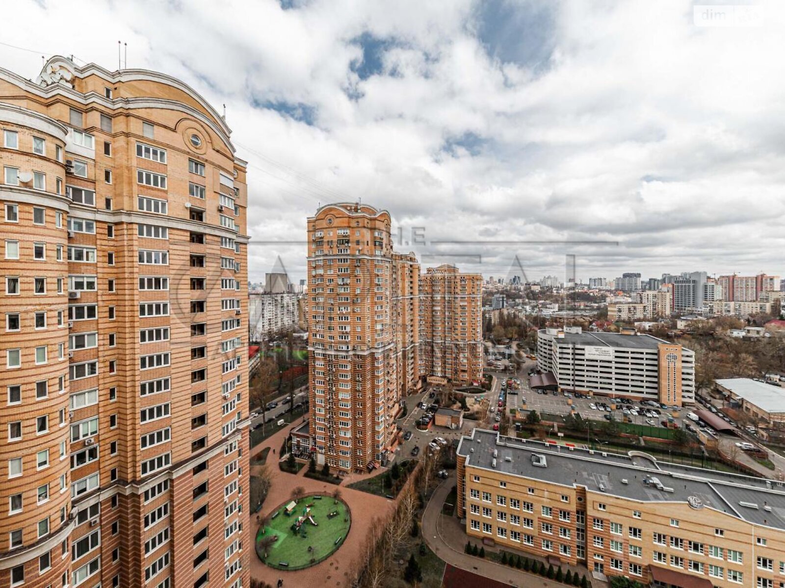 Продаж трикімнатної квартири в Києві, на вул. Голосіївська 13А, район Деміївка фото 1 Продаж трикімнатної квартири в Києві, на вул. Голосіївська 13А, район Деміївка фото 1