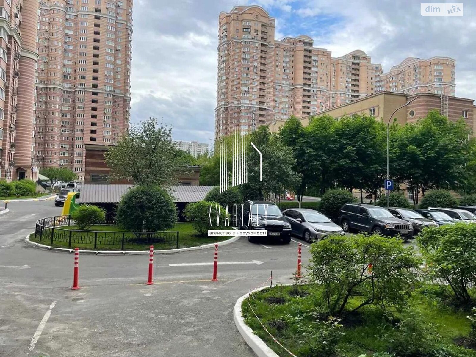 Продажа четырехкомнатной квартиры в Киеве, на ул. Голосеевская 13Б, район Демеевка фото 1 Продажа четырехкомнатной квартиры в Киеве, на ул. Голосеевская 13Б, район Демеевка фото 1