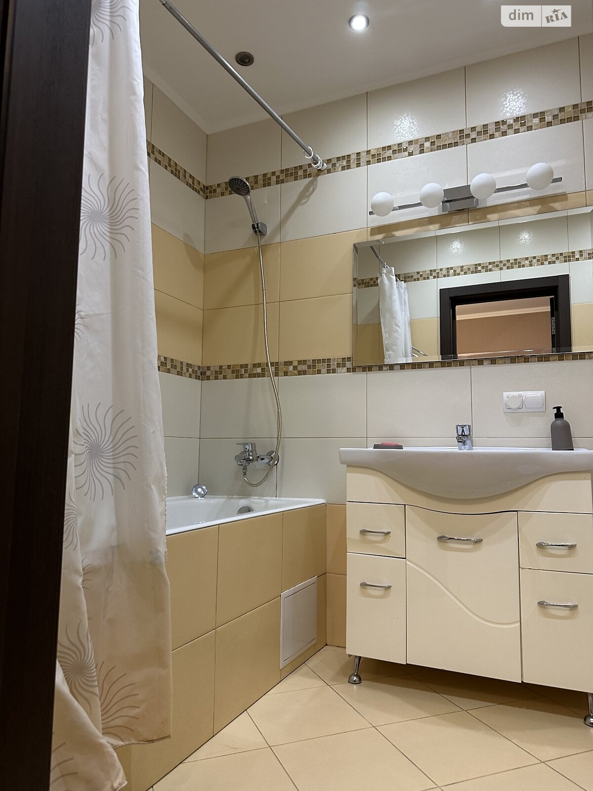 Продаж однокімнатної квартири в Києві, на вул. Голосіївська 13Б, район Голосіївський фото 1 Продаж однокімнатної квартири в Києві, на вул. Голосіївська 13Б, район Голосіївський фото 1