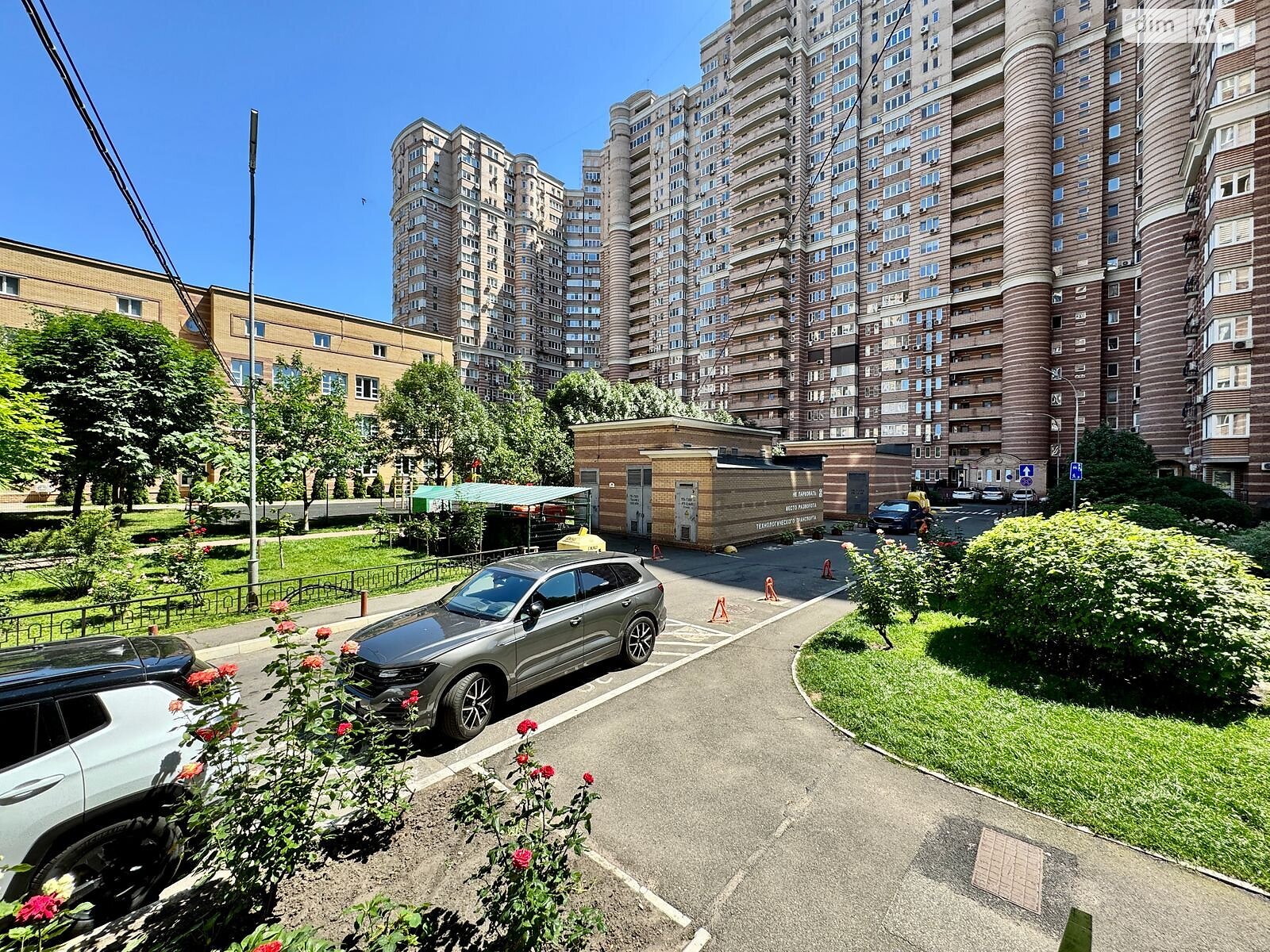 Продажа трехкомнатной квартиры в Киеве, на ул. Голосеевская 13Б, район Демеевка фото 1 Продажа трехкомнатной квартиры в Киеве, на ул. Голосеевская 13Б, район Демеевка фото 1