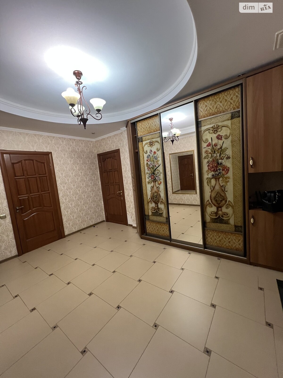 Продажа трехкомнатной квартиры в Киеве, на ул. Голосеевская 13А, район Демеевка фото 1 Продажа трехкомнатной квартиры в Киеве, на ул. Голосеевская 13А, район Демеевка фото 1