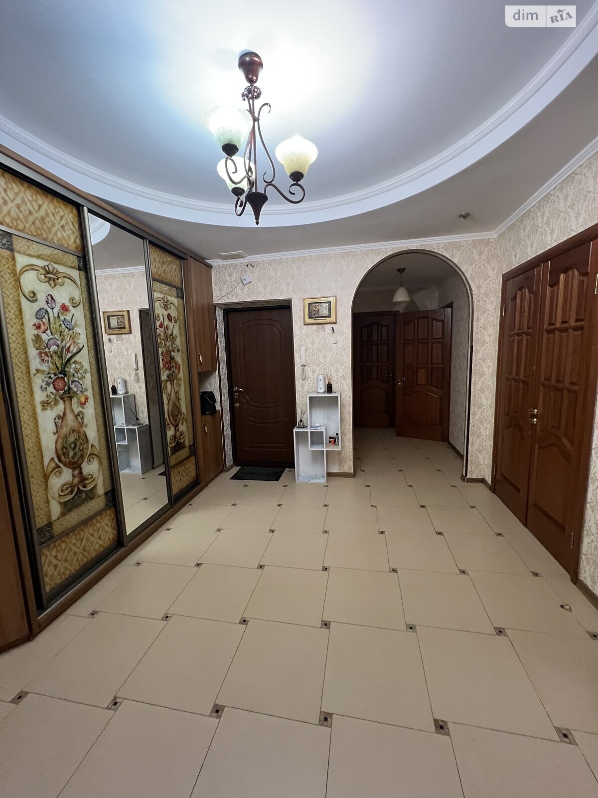 Продажа трехкомнатной квартиры в Киеве, на ул. Голосеевская 13А, район Демеевка фото 1 Продажа трехкомнатной квартиры в Киеве, на ул. Голосеевская 13А, район Демеевка фото 1