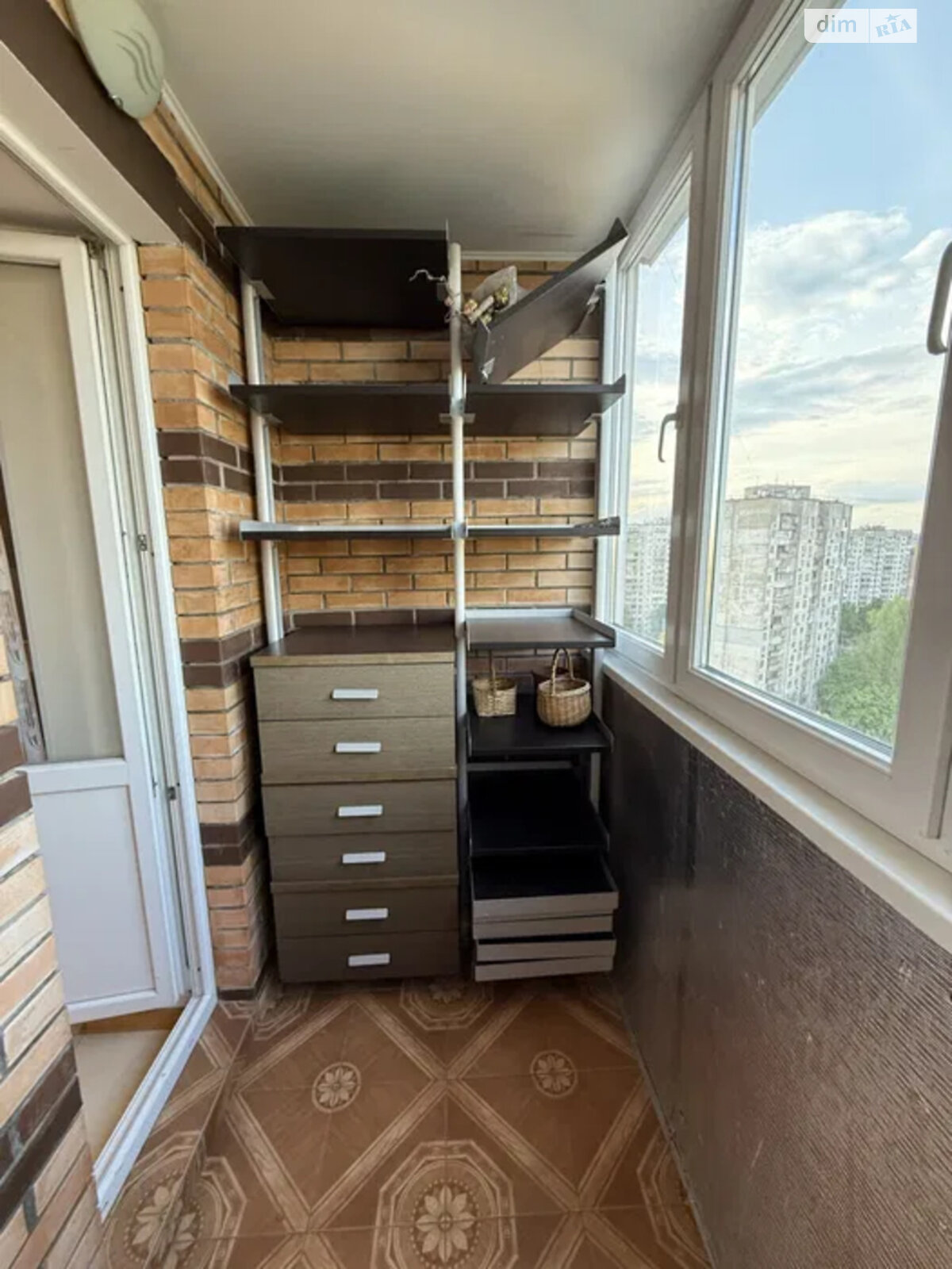 Продаж трикімнатної квартири в Києві, на вул. Голосіївська 13, район Деміївка фото 1