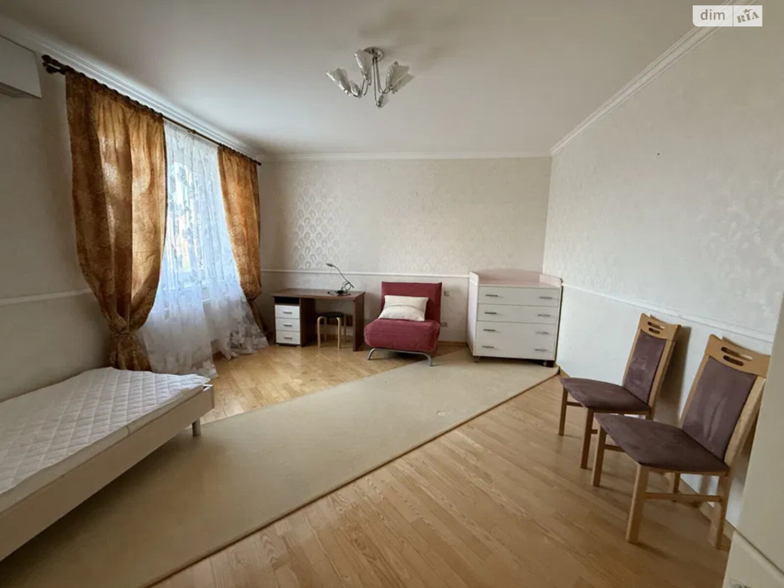 Продаж трикімнатної квартири в Києві, на вул. Голосіївська 13, район Деміївка фото 1