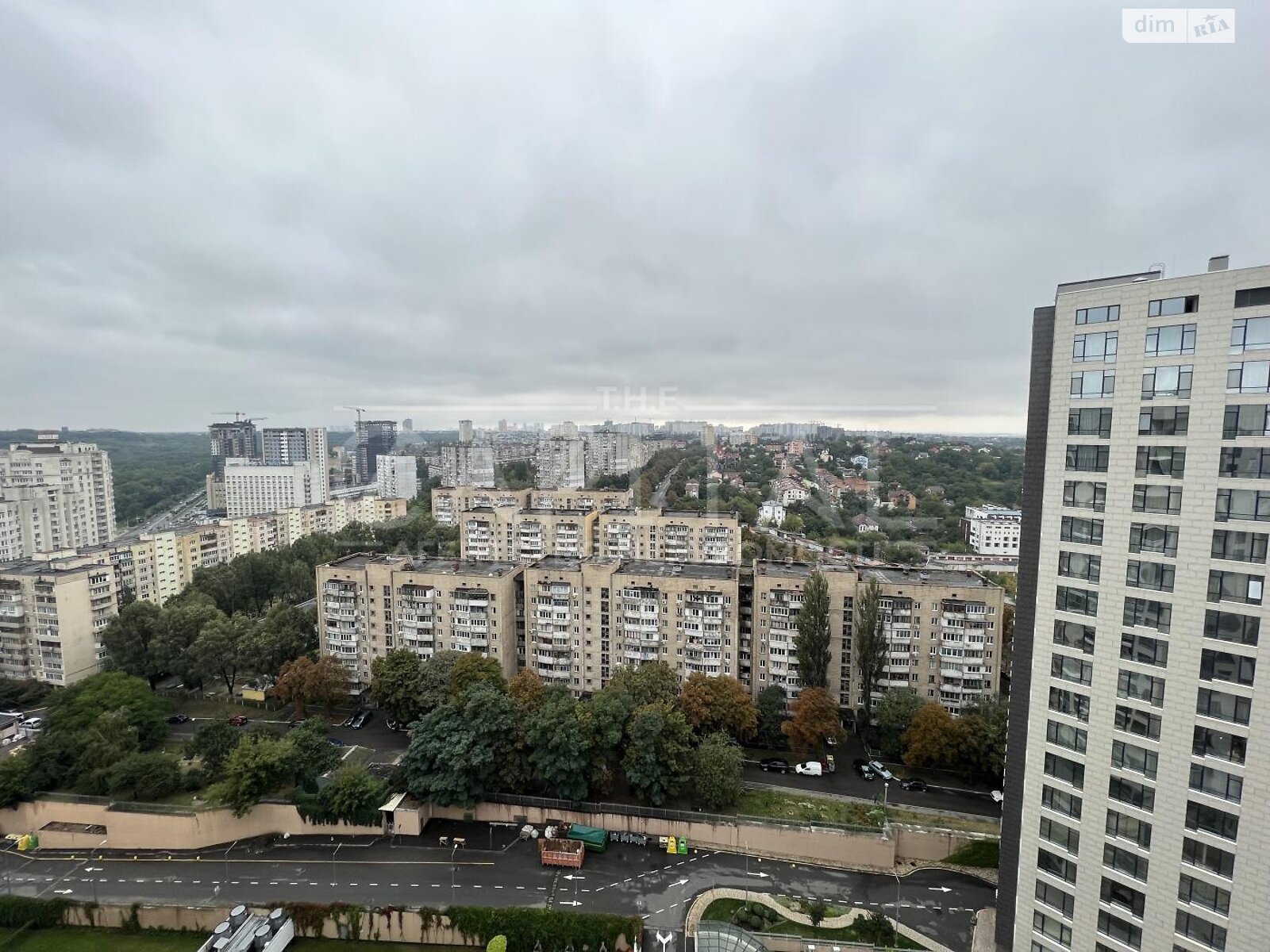 Продаж чотирикімнатної квартири в Києві, на просп. Голосіївський 60, район Деміївка фото 1 Продаж чотирикімнатної квартири в Києві, на просп. Голосіївський 60, район Деміївка фото 1