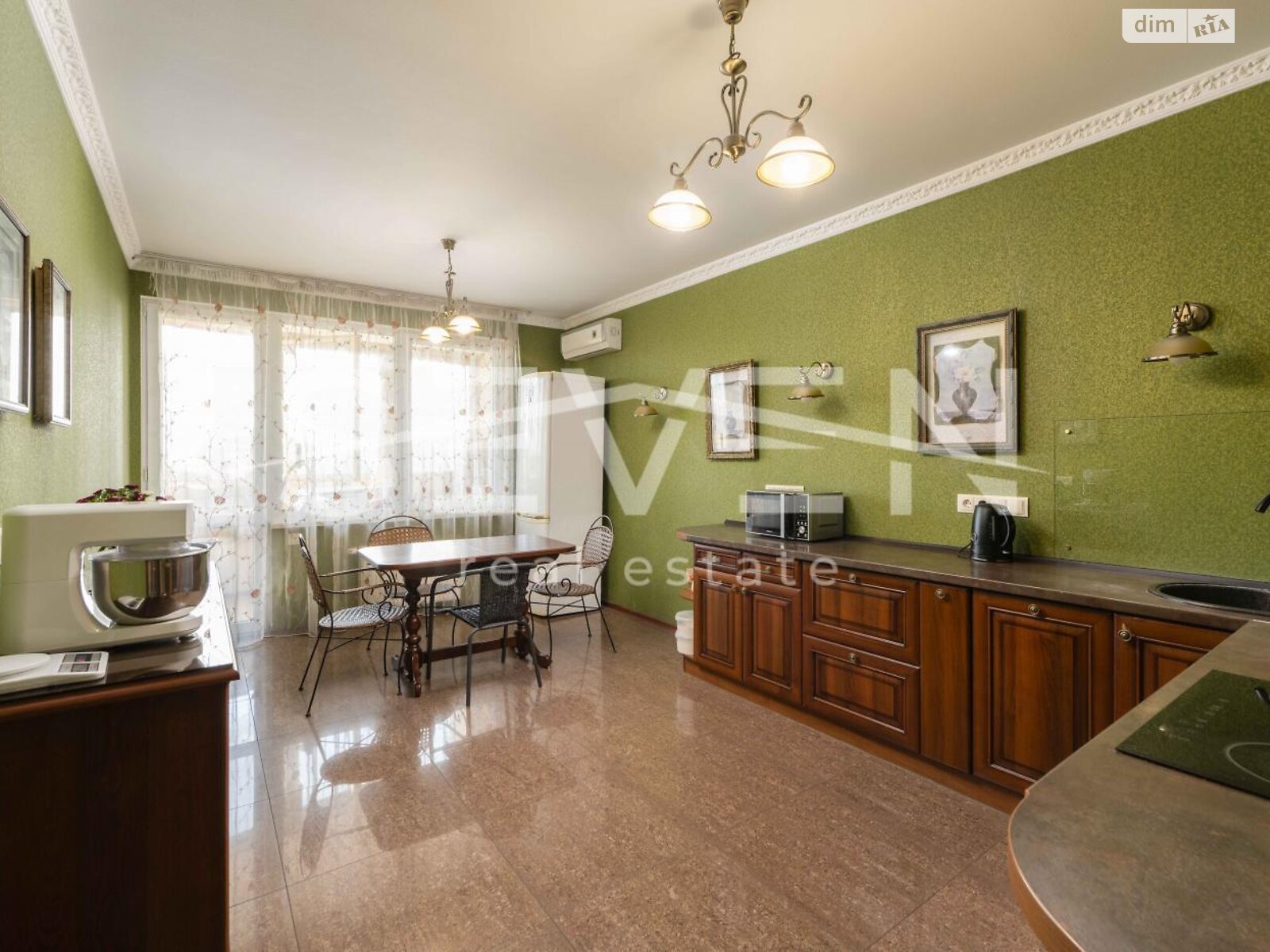 Продажа трехкомнатной квартиры в Киеве, на просп. Голосеевский 62, район Демеевка фото 1 Продажа трехкомнатной квартиры в Киеве, на просп. Голосеевский 62, район Демеевка фото 1