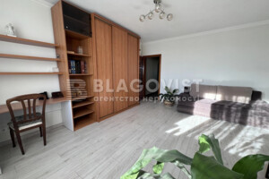 Продажа трехкомнатной квартиры в Киеве, на просп. Голосеевский 68, район Демеевка фото 2