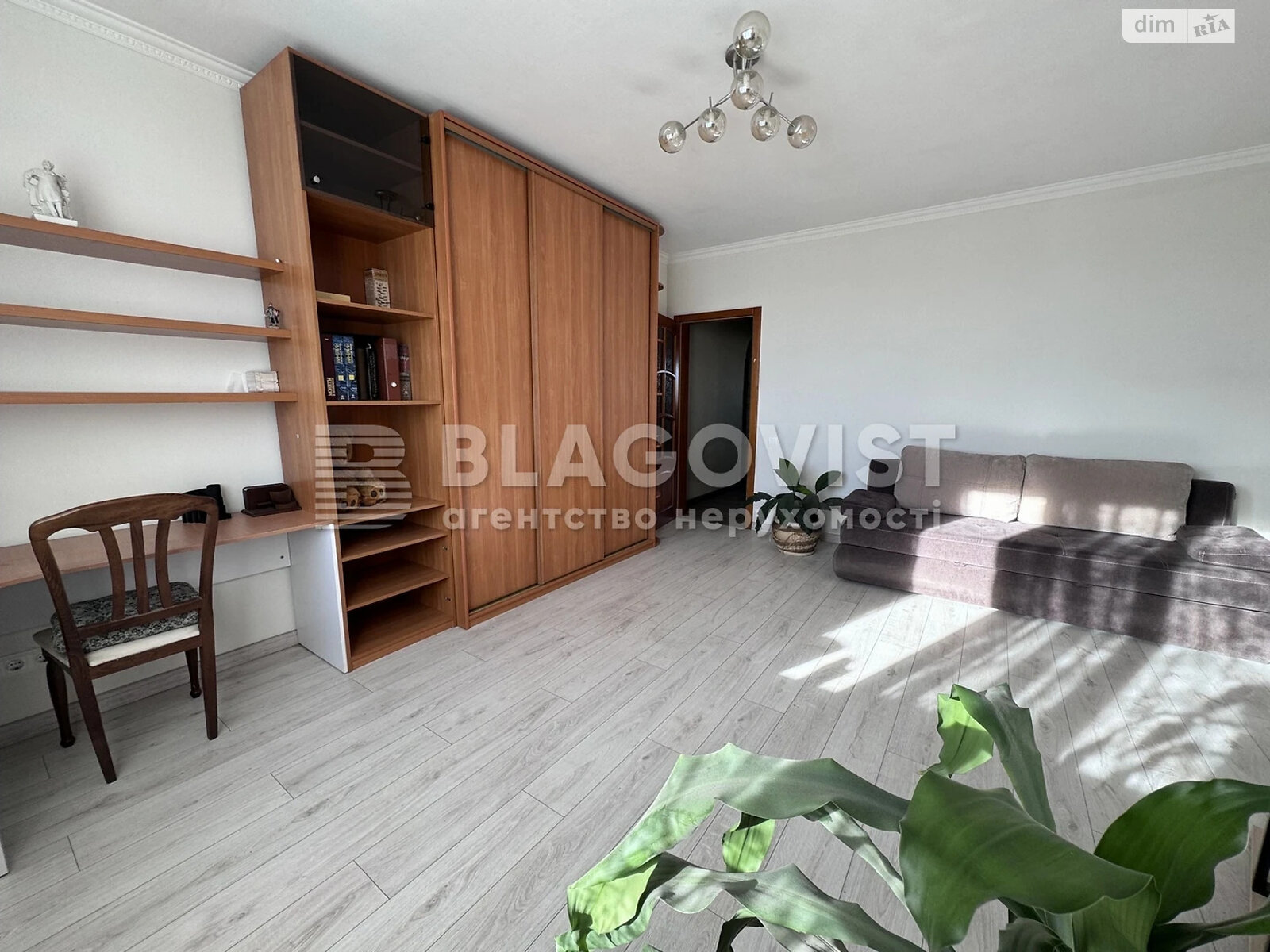 Продажа трехкомнатной квартиры в Киеве, на просп. Голосеевский 68, район Демеевка фото 1 Продажа трехкомнатной квартиры в Киеве, на просп. Голосеевский 68, район Демеевка фото 1