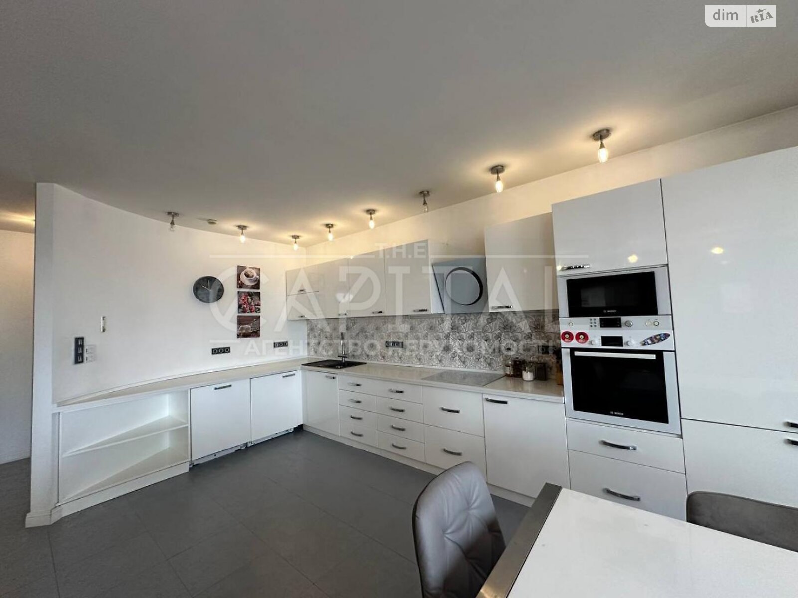 Продажа трехкомнатной квартиры в Киеве, на просп. Голосеевский 58, район Демеевка фото 1