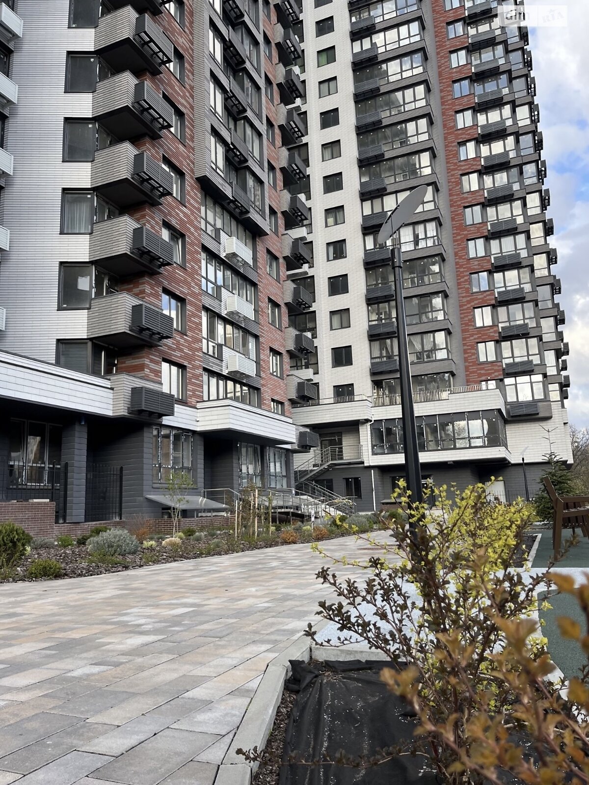Продажа трехкомнатной квартиры в Киеве, на ул. Костанайская 13, район Демеевка фото 1 Продажа трехкомнатной квартиры в Киеве, на ул. Костанайская 13, район Демеевка фото 1