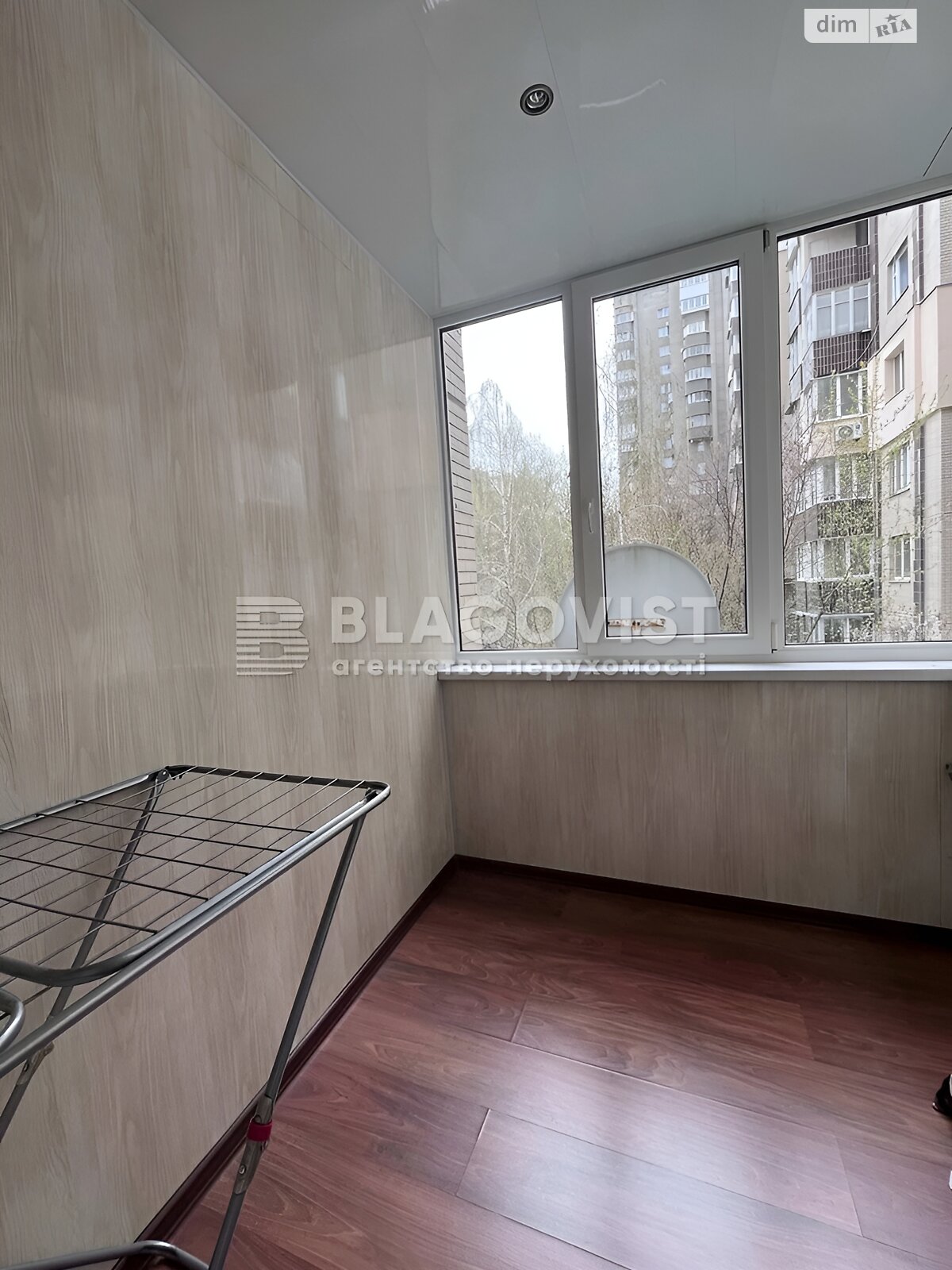 Продаж трикімнатної квартири в Києві, на просп. Червонозоряний 130, район Деміївка фото 1 Продаж трикімнатної квартири в Києві, на просп. Червонозоряний 130, район Деміївка фото 1