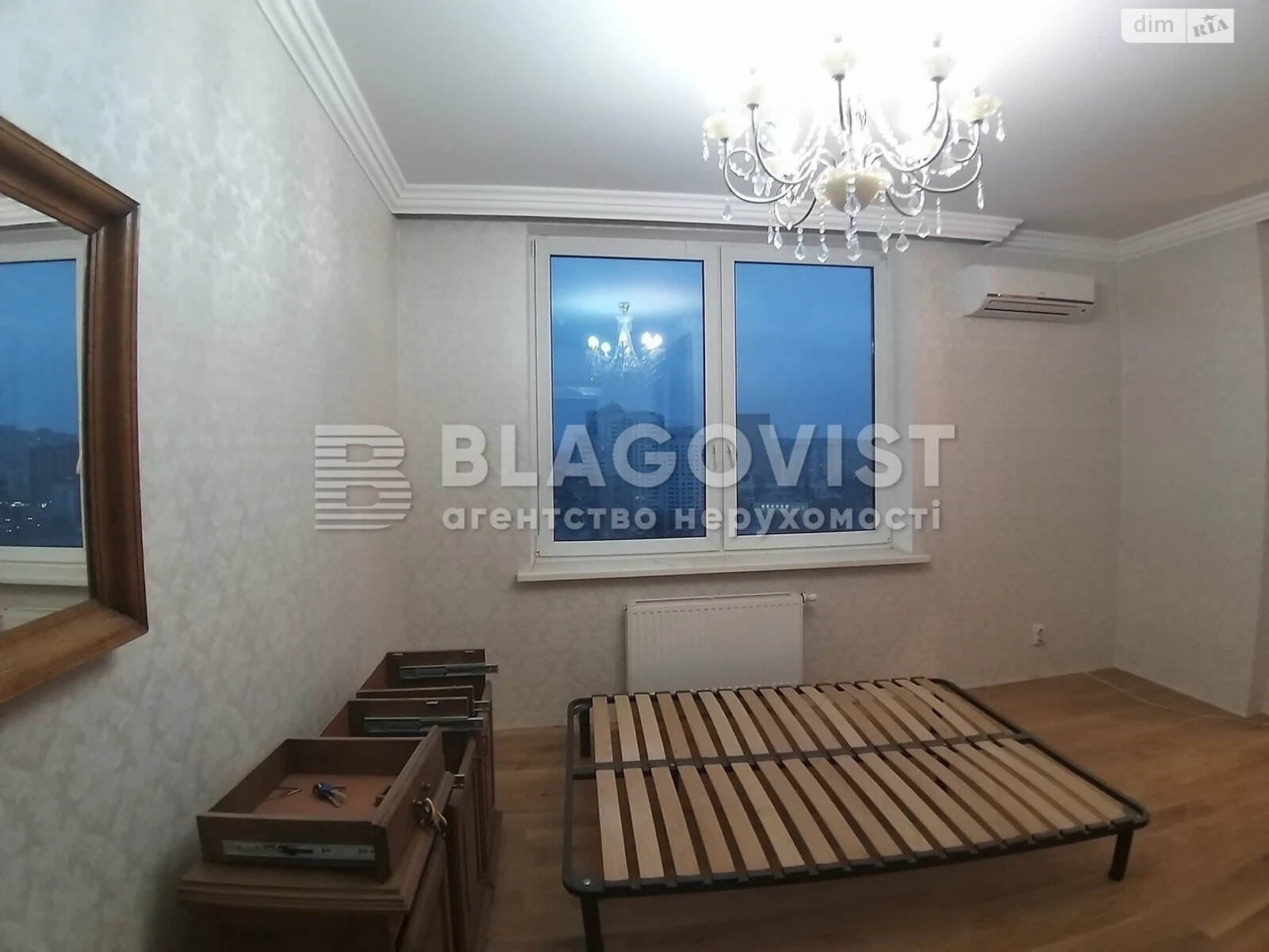 Продаж трикімнатної квартири в Києві, на просп. Червонозоряний 150Д, район Деміївка фото 1 Продаж трикімнатної квартири в Києві, на просп. Червонозоряний 150Д, район Деміївка фото 1