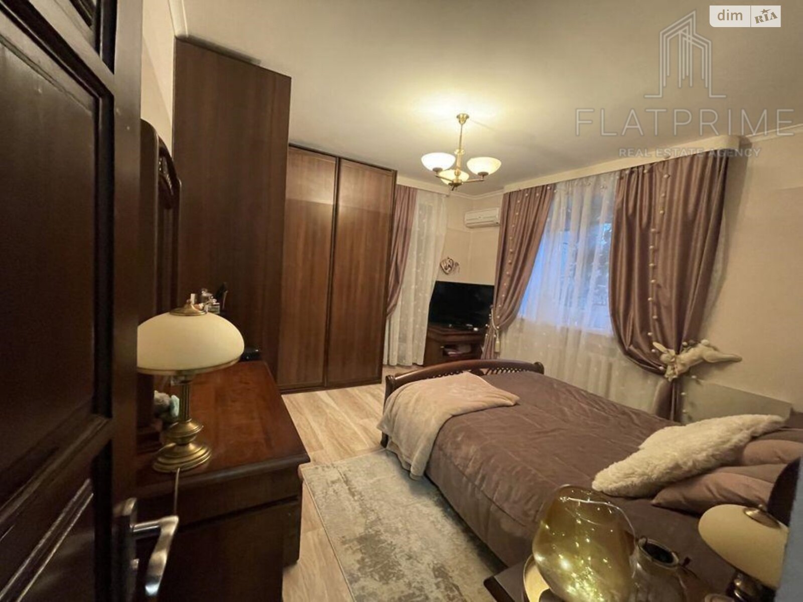 Продаж трикімнатної квартири в Києві, на просп. Червонозоряний 128, район Деміївка фото 1 Продаж трикімнатної квартири в Києві, на просп. Червонозоряний 128, район Деміївка фото 1