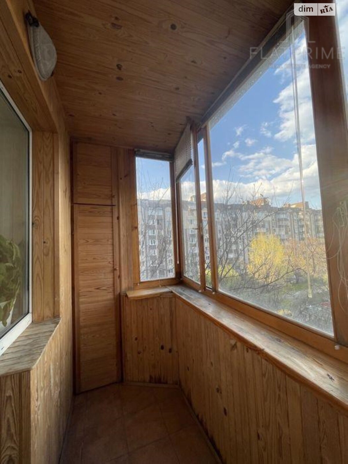 Продаж трикімнатної квартири в Києві, на просп. Червонозоряний 128, район Деміївка фото 1 Продаж трикімнатної квартири в Києві, на просп. Червонозоряний 128, район Деміївка фото 1