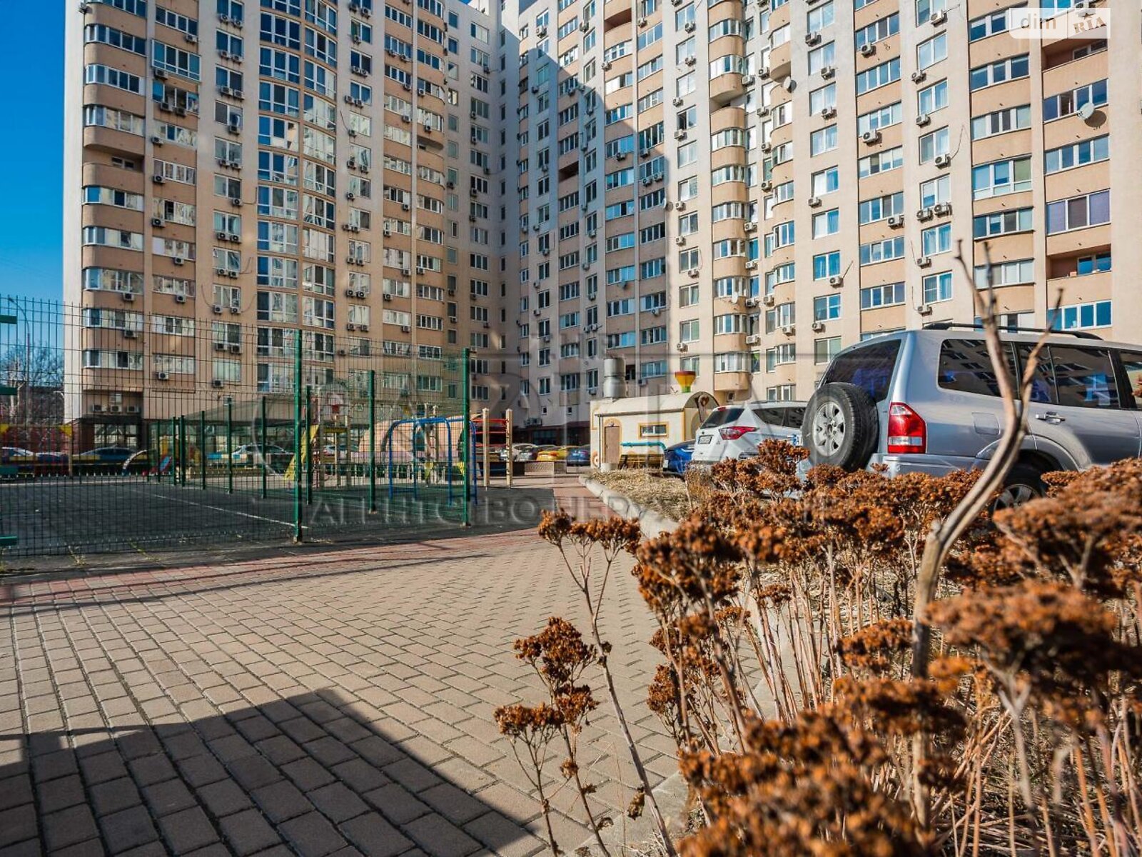 Продаж двокімнатної квартири в Києві, на просп. Червонозоряний 150, район Деміївка фото 1 Продаж двокімнатної квартири в Києві, на просп. Червонозоряний 150, район Деміївка фото 1