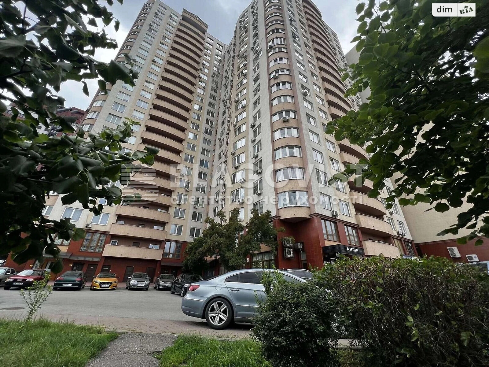 Продаж трикімнатної квартири в Києві, на просп. Валерія Лобановського 150Д, район Деміївка фото 1 Продаж трикімнатної квартири в Києві, на просп. Валерія Лобановського 150Д, район Деміївка фото 1