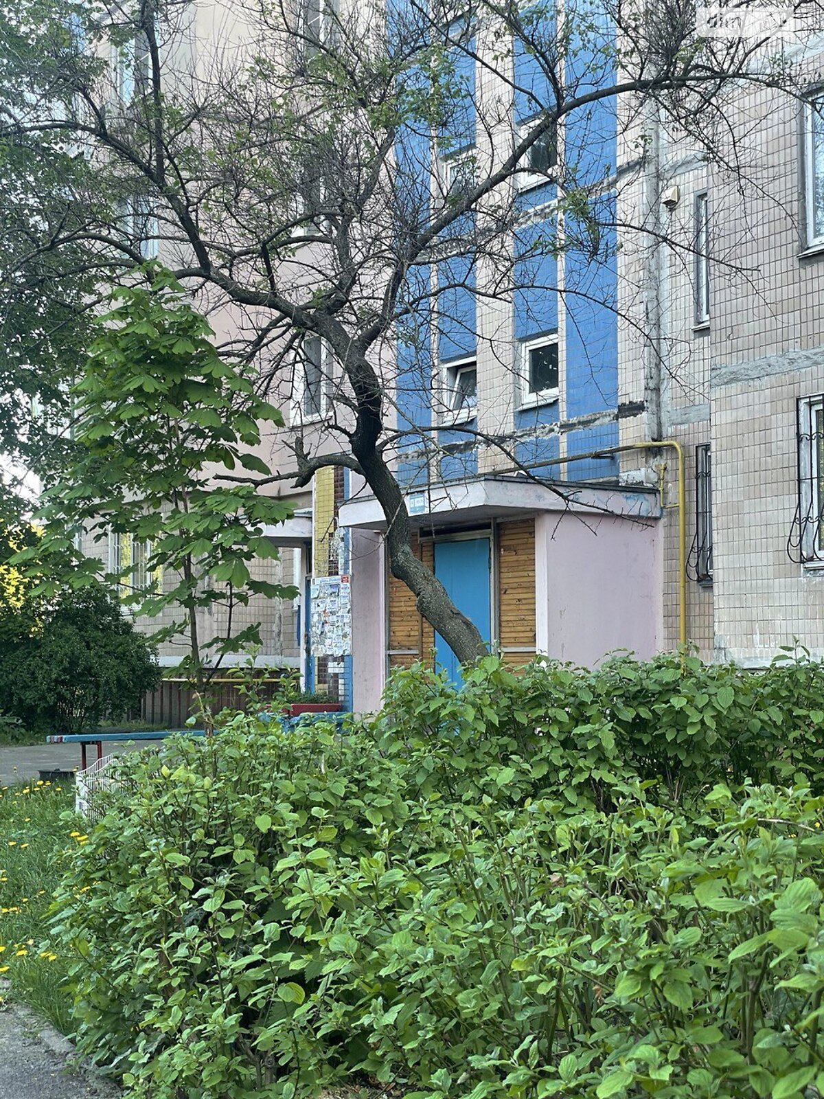 Продажа трехкомнатной квартиры в Киеве, на просп. Червоной Калины 22А, район Деснянский фото 1