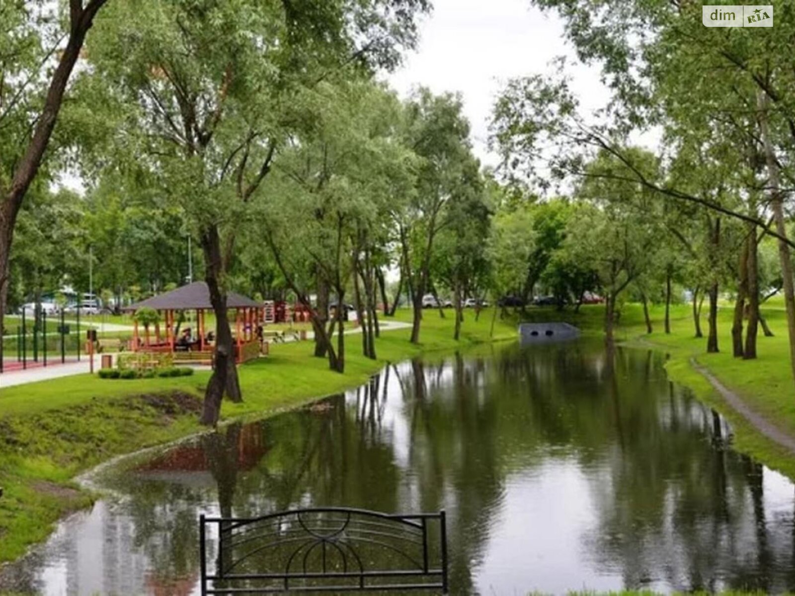 Продажа трехкомнатной квартиры в Киеве, на просп. Червоной Калины 1А, район Деснянский фото 1