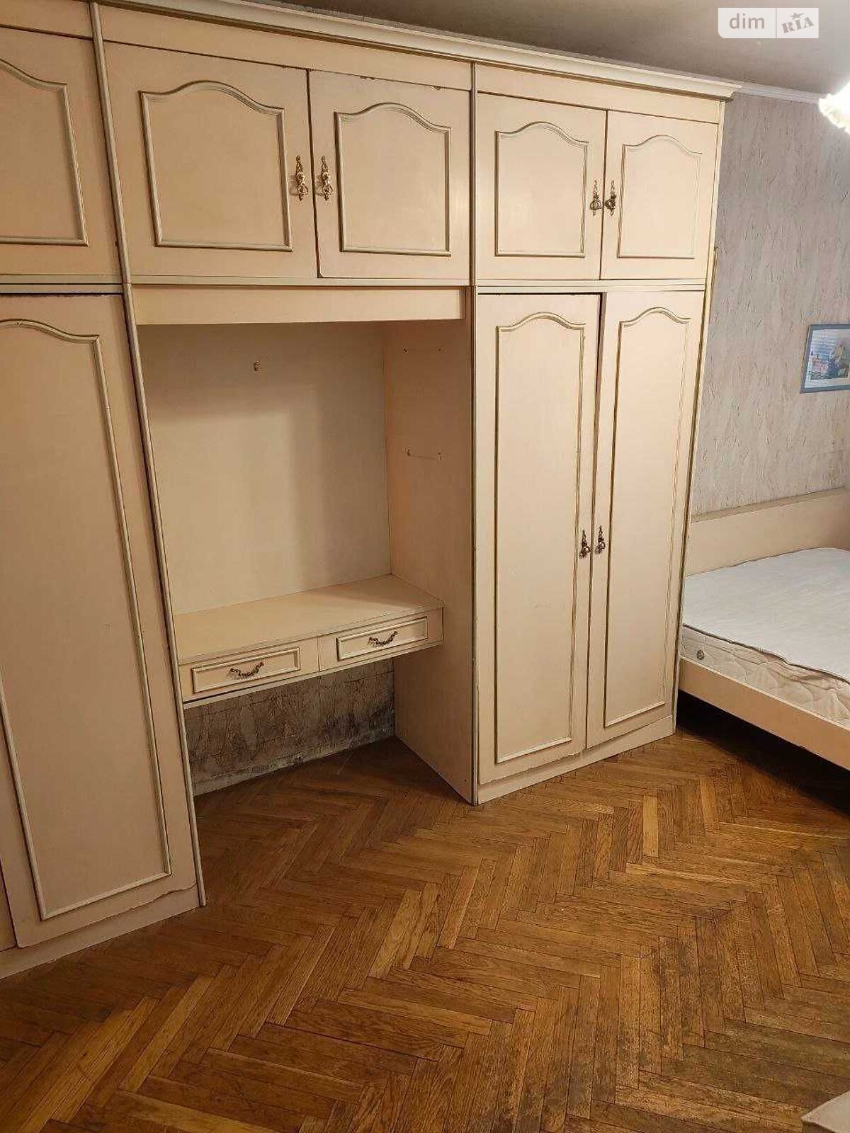 Продажа трехкомнатной квартиры в Киеве, на ул. Рональда Рейгана 9, район Деснянский фото 1