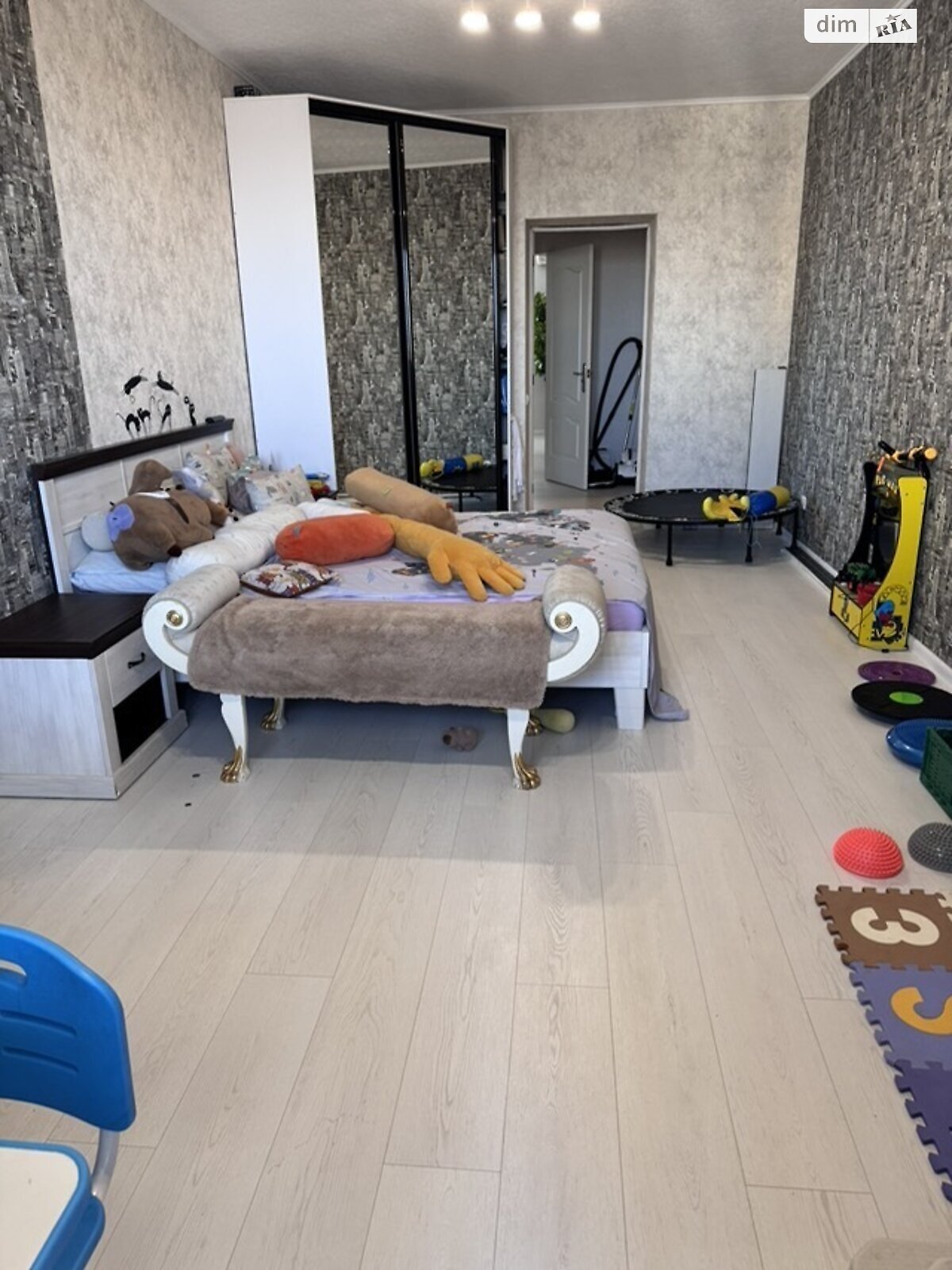 Продажа трехкомнатной квартиры в Киеве, на ул. Рональда Рейгана 34/51, район Деснянский фото 1