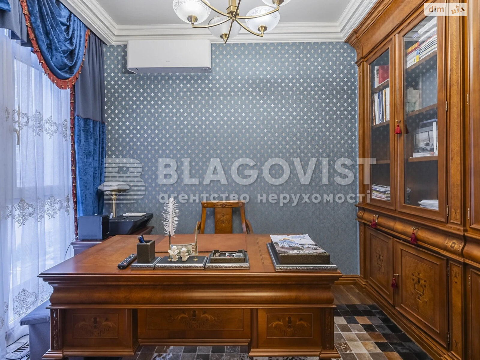 Продаж чотирикімнатної квартири в Києві, на вул. Дмитрівська 80, фото 1