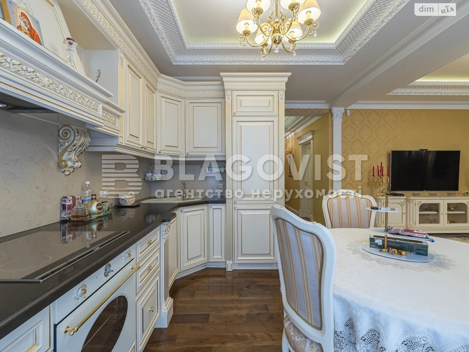 Продаж чотирикімнатної квартири в Києві, на вул. Дмитрівська 80, фото 1