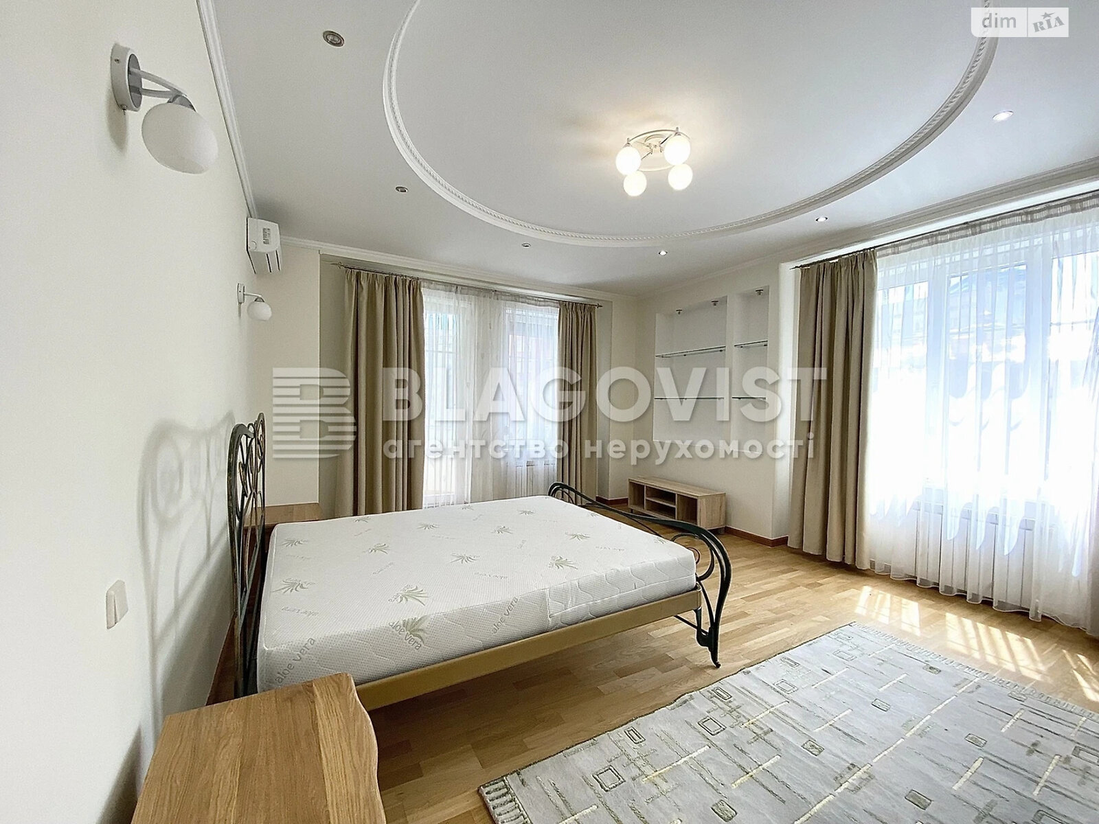 Продаж шестикімнатної квартири в Києві, на вул. Дмитрівська 17А, фото 1 Продаж шестикімнатної квартири в Києві, на вул. Дмитрівська 17А, фото 1