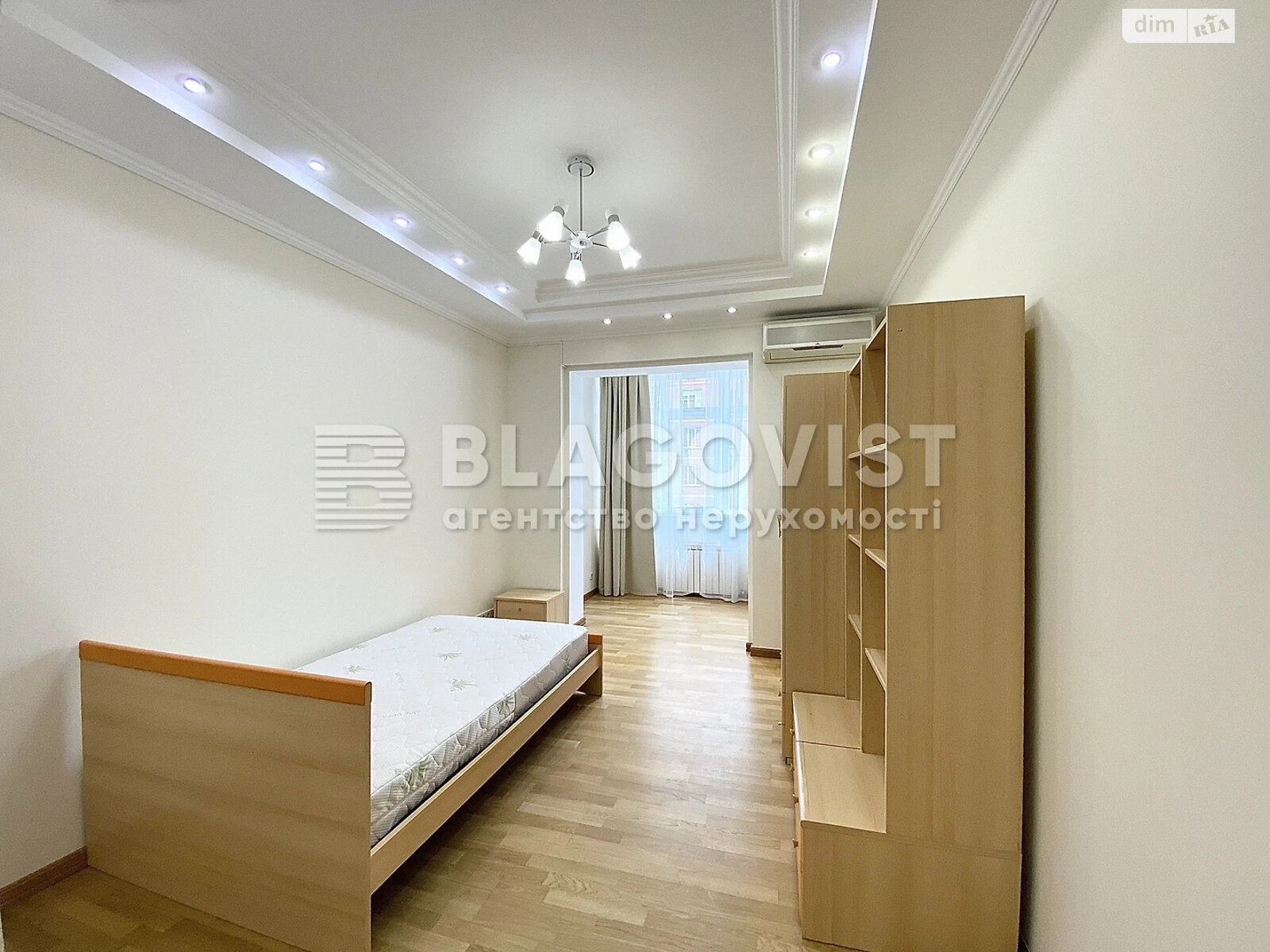 Продаж шестикімнатної квартири в Києві, на вул. Дмитрівська 17А, фото 1 Продаж шестикімнатної квартири в Києві, на вул. Дмитрівська 17А, фото 1