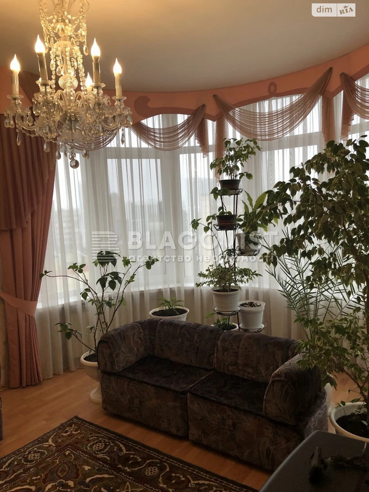 Продаж чотирикімнатної квартири в Києві, на вул. Дмитрівська 69, фото 1 Продаж чотирикімнатної квартири в Києві, на вул. Дмитрівська 69, фото 1