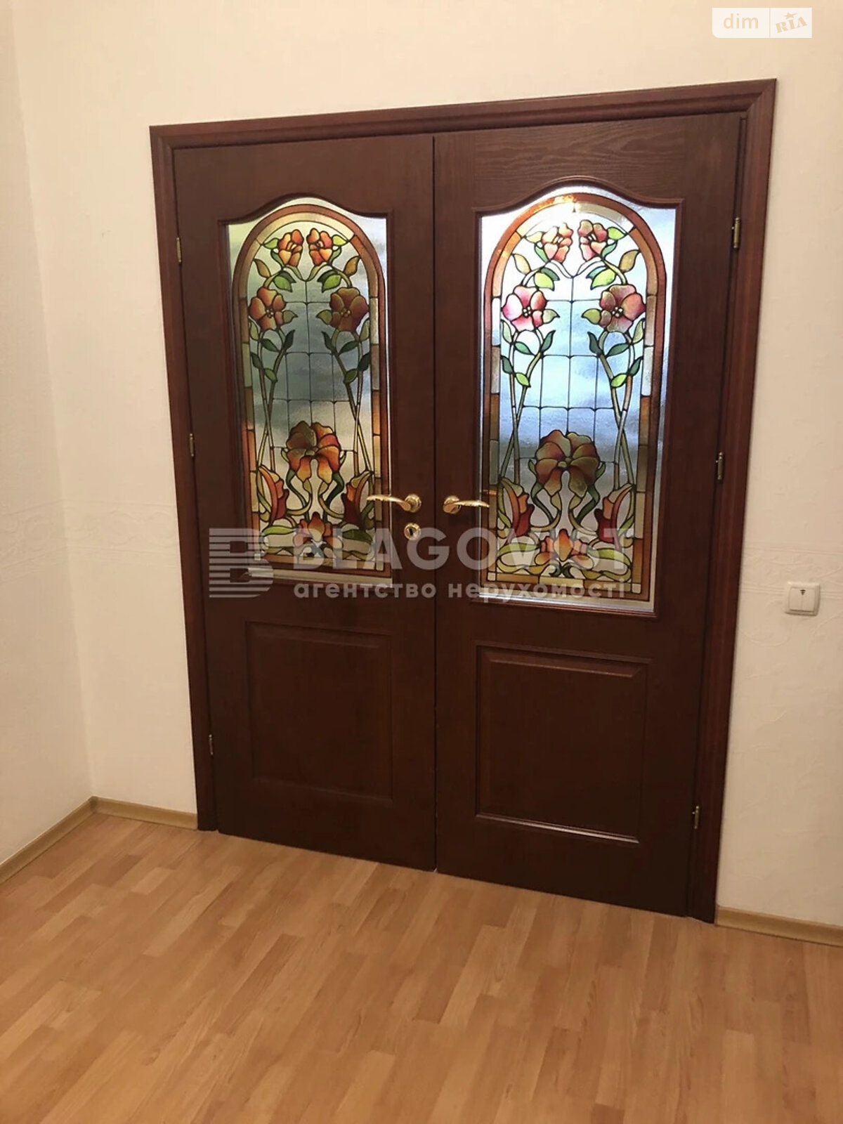 Продаж чотирикімнатної квартири в Києві, на вул. Дмитрівська 69, фото 1 Продаж чотирикімнатної квартири в Києві, на вул. Дмитрівська 69, фото 1