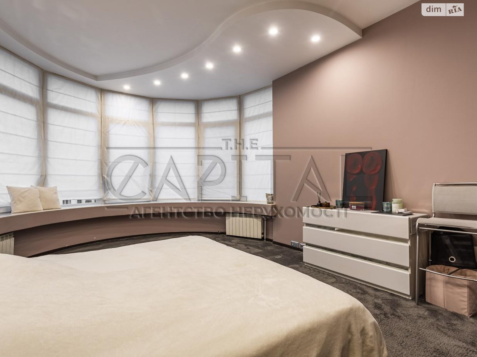 Продаж чотирикімнатної квартири в Києві, на вул. Дмитрівська 69, район Шевченківський фото 1