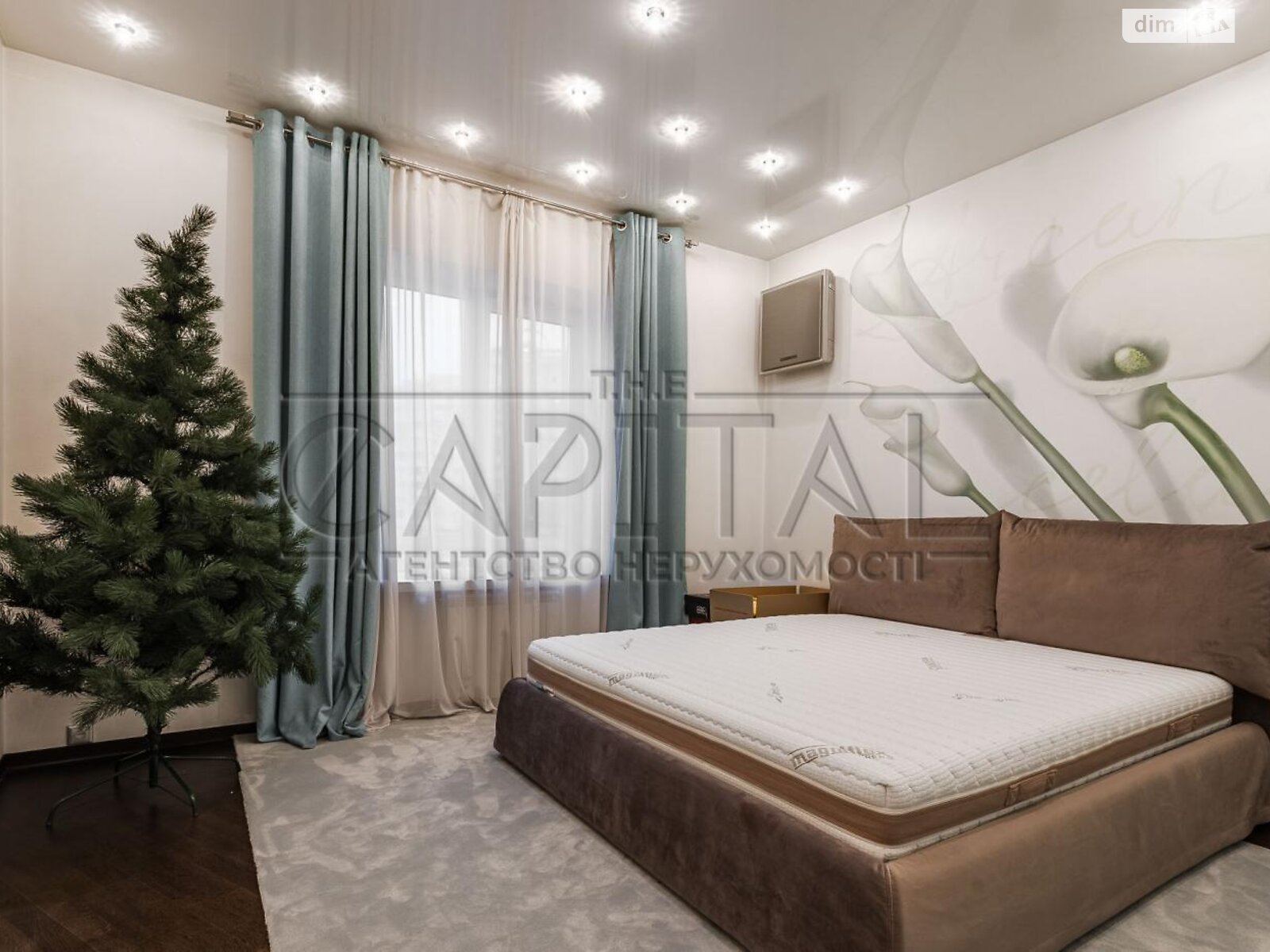 Продаж чотирикімнатної квартири в Києві, на вул. Дмитрівська 69, район Шевченківський фото 1