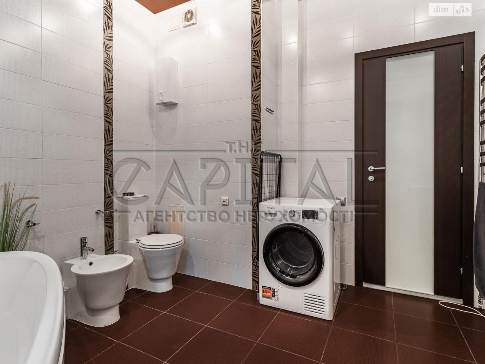 Продаж чотирикімнатної квартири в Києві, на вул. Дмитрівська 69, район Шевченківський фото 1