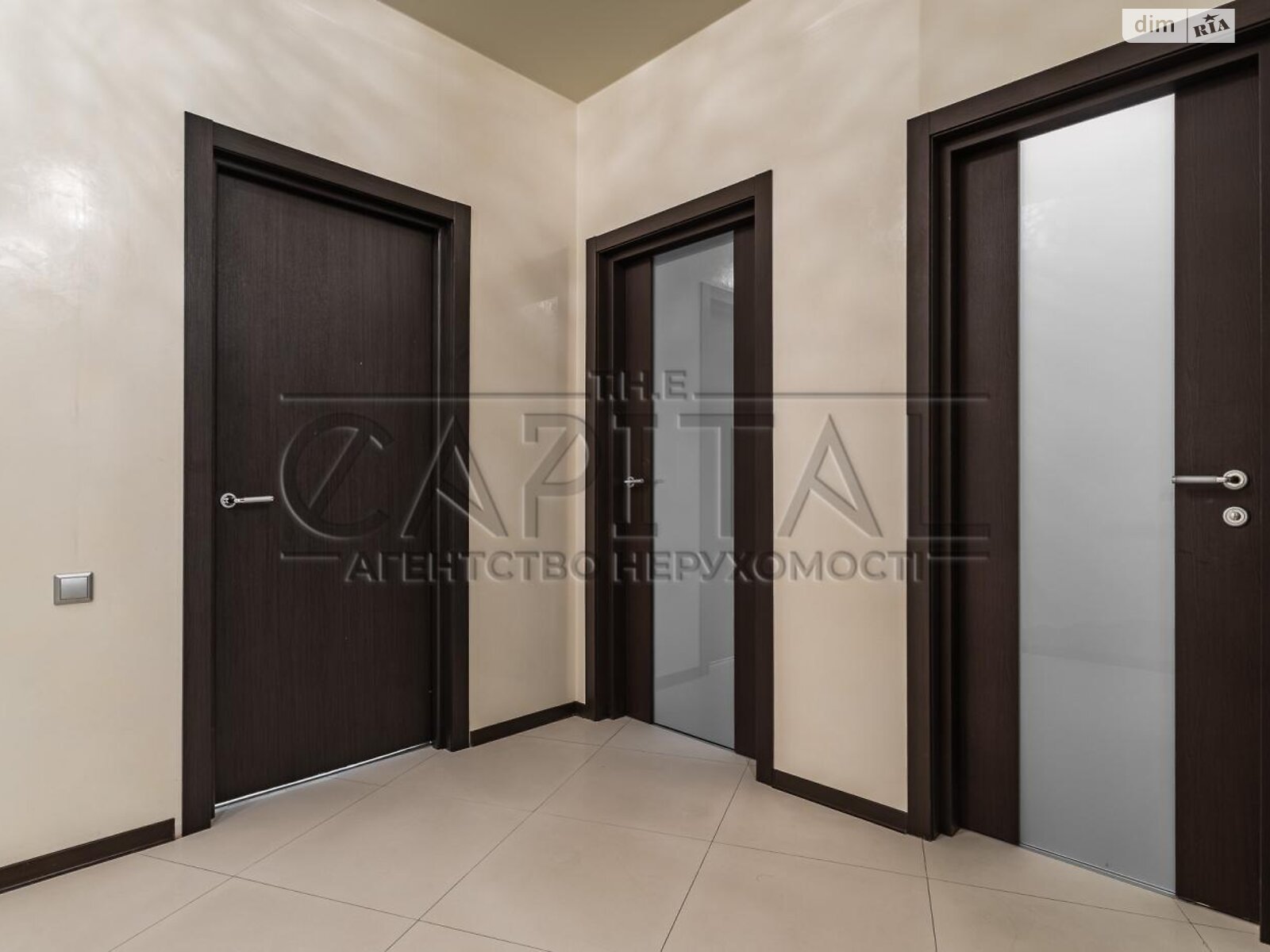 Продаж чотирикімнатної квартири в Києві, на вул. Дмитрівська 69, район Шевченківський фото 1